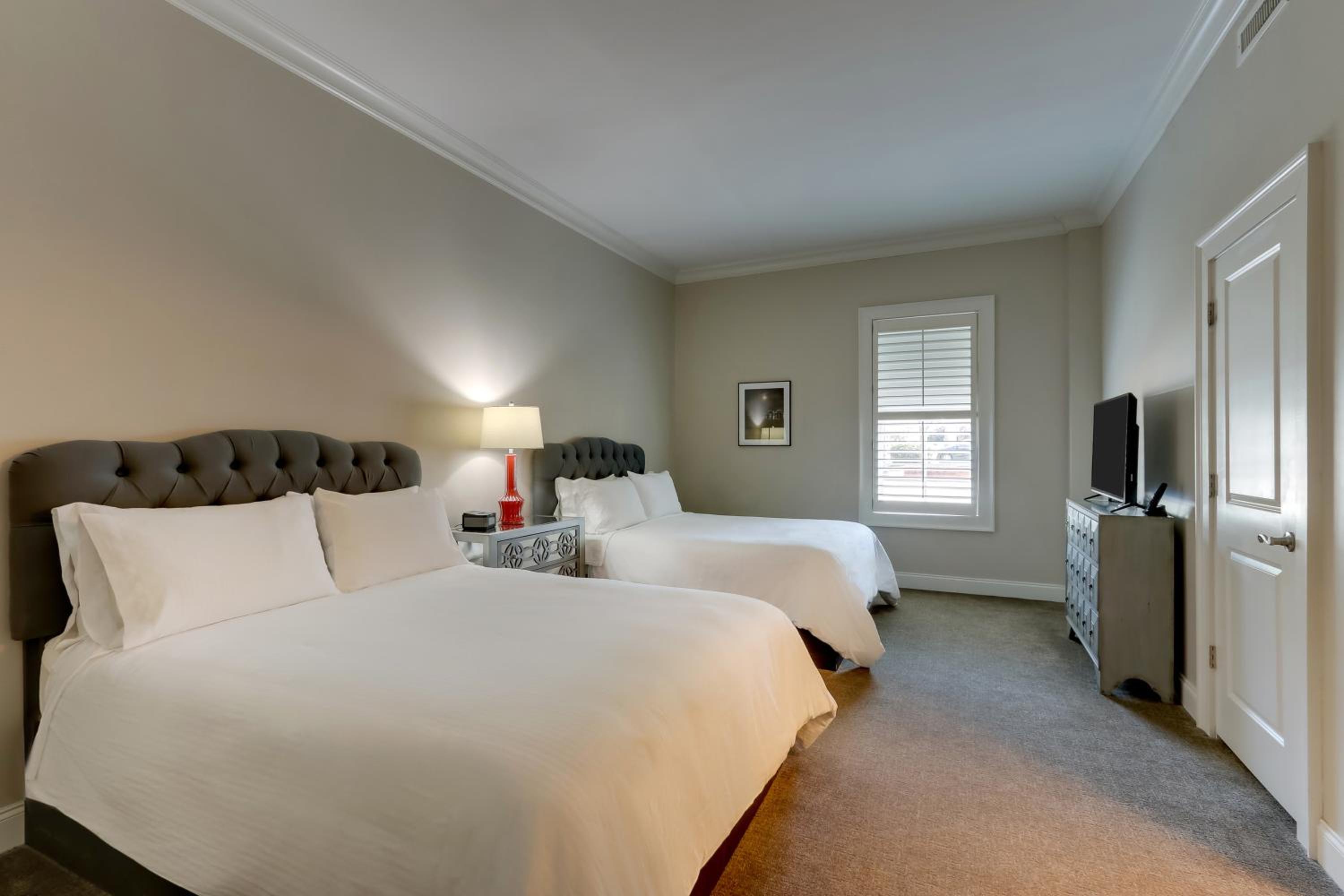 Queen Suite