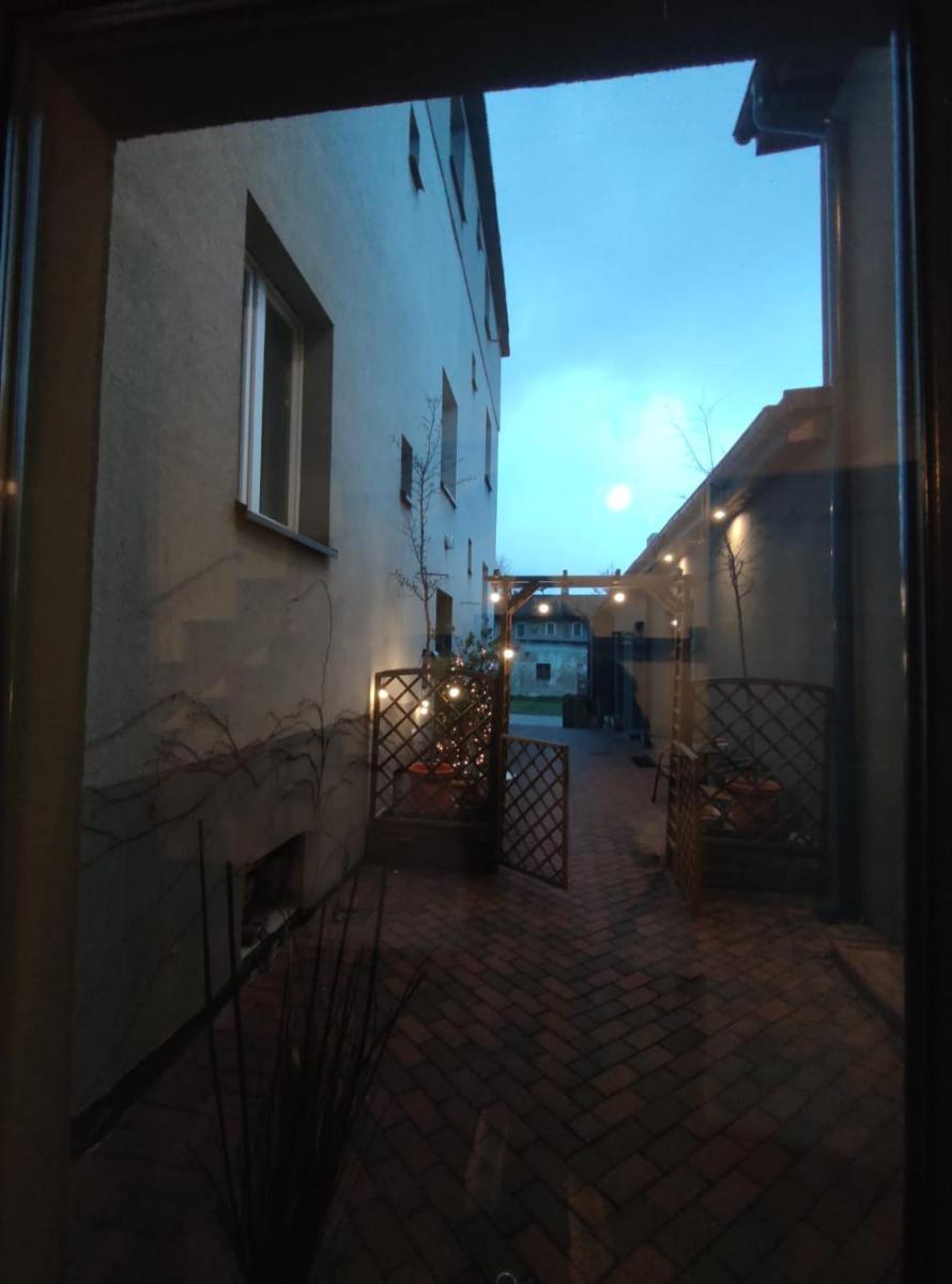 Studio Apartment - Photo 8