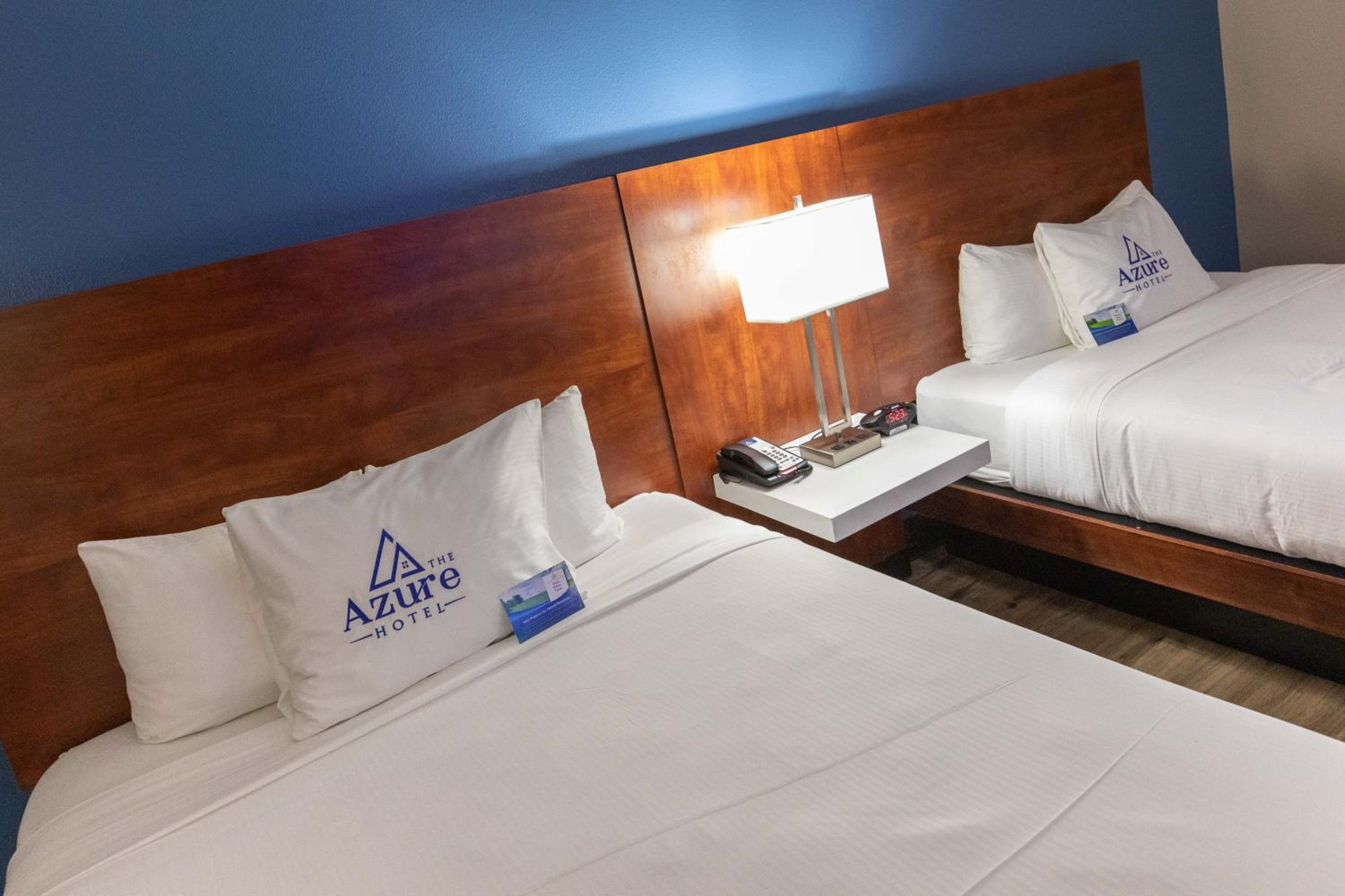 Two Queen Beds - Non-Smoking - Photo 9