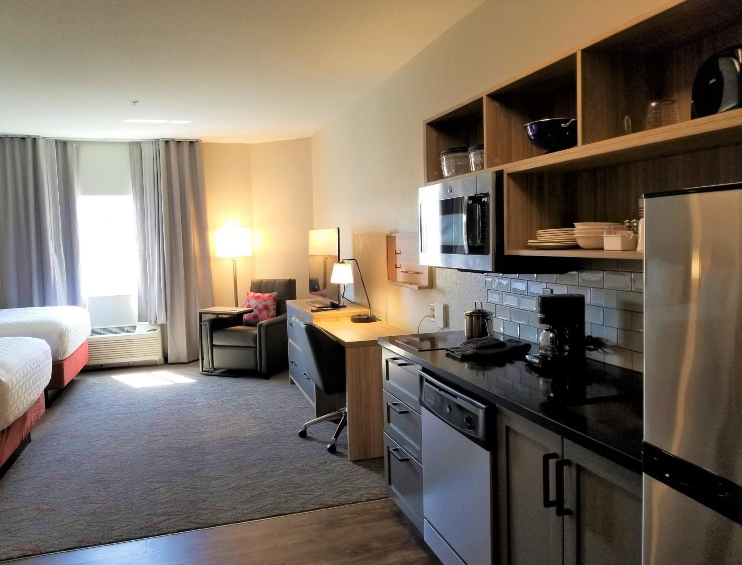 Studio Suite with Two Double Beds - Photo 3
