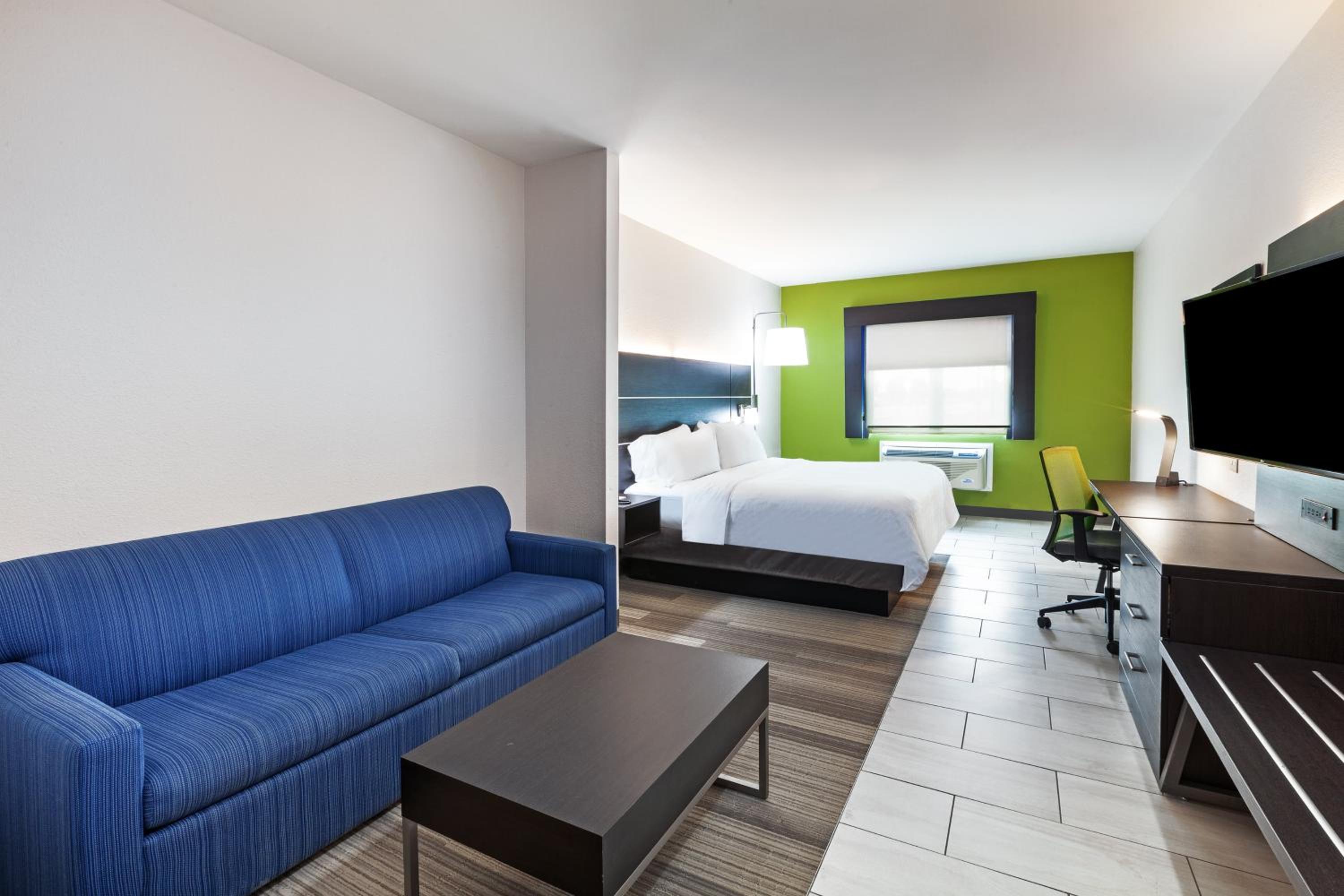 One-Bedroom Suite - Non-Smoking