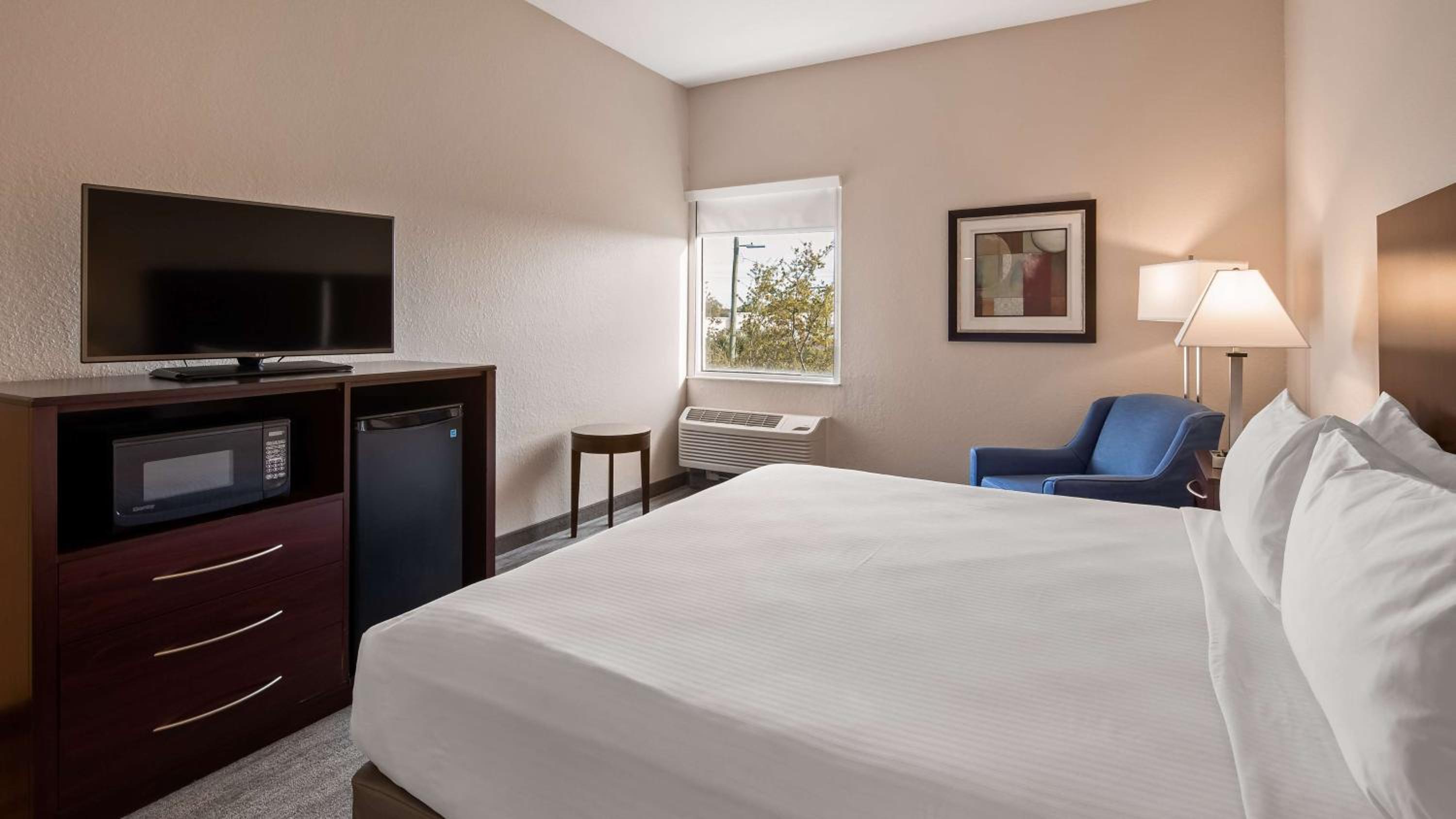 King Room - Non-Smoking - Photo 1