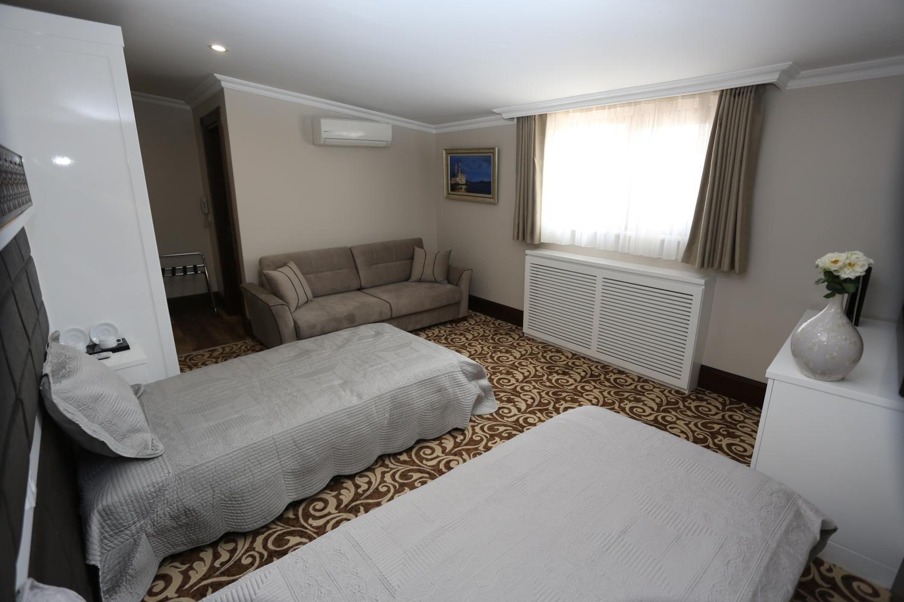 Standard Double or Twin Room photo 2