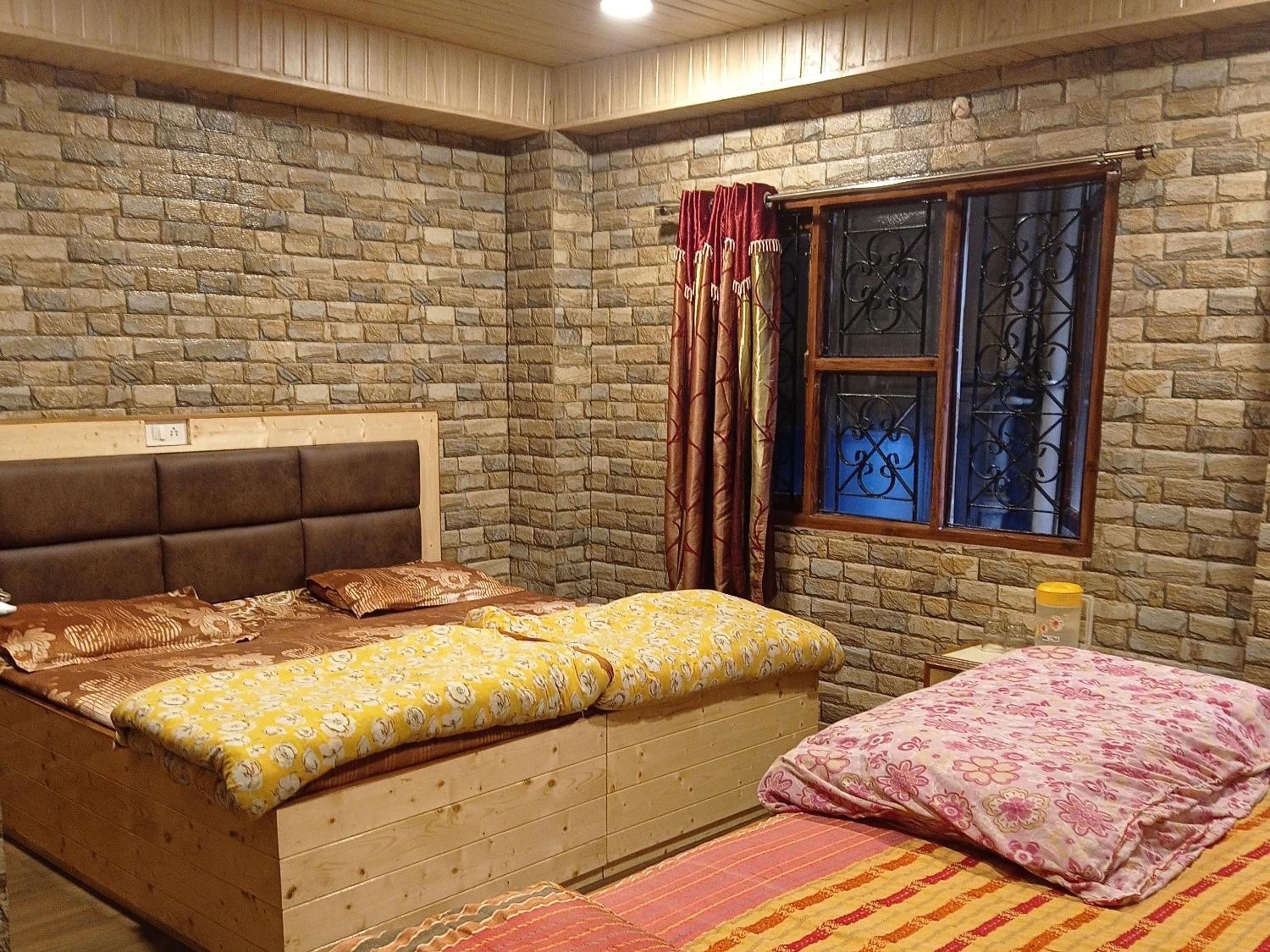 Classic Quadruple Room - Photo 1