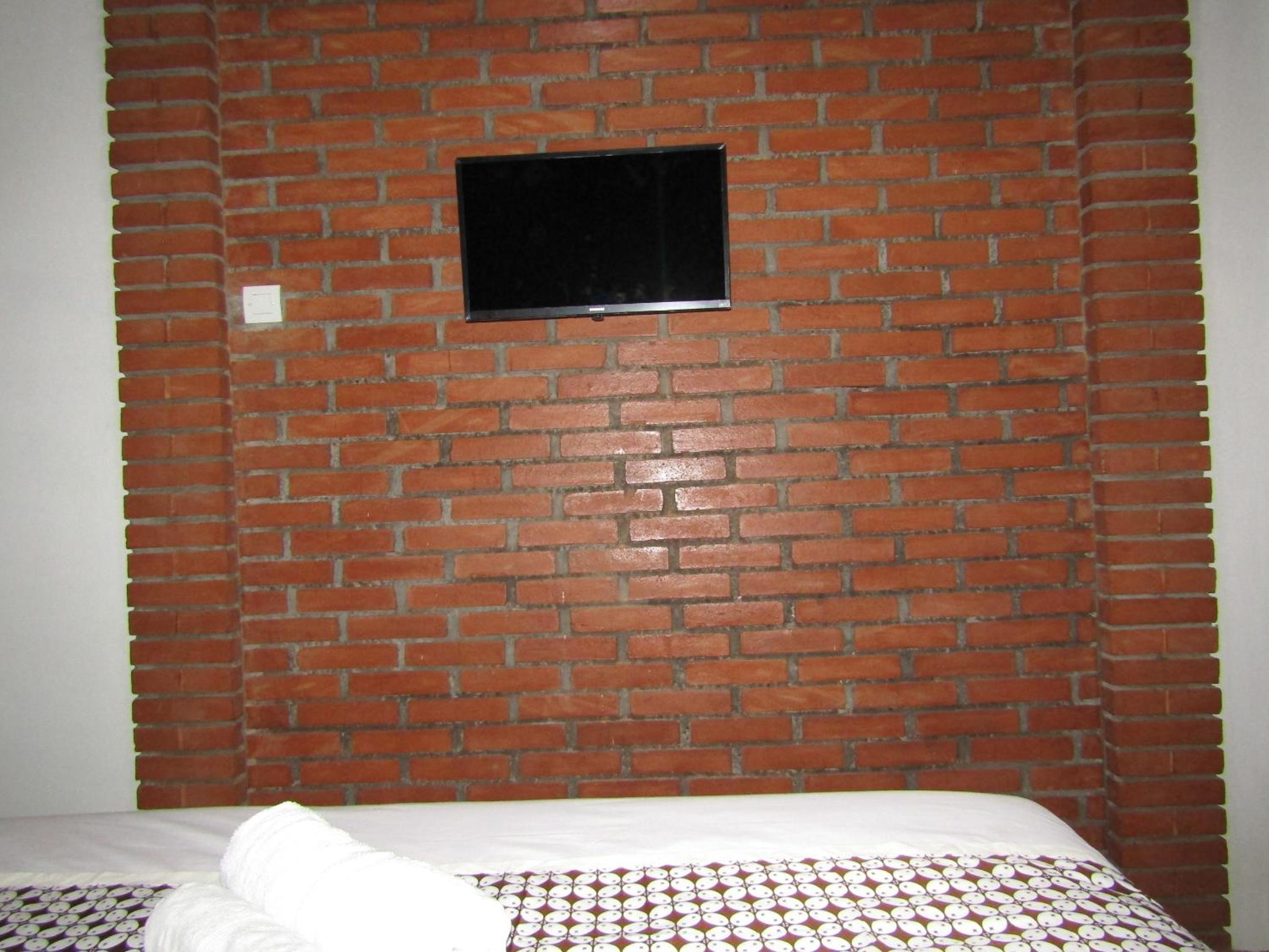 Standard Double Room with Fan - Photo 7