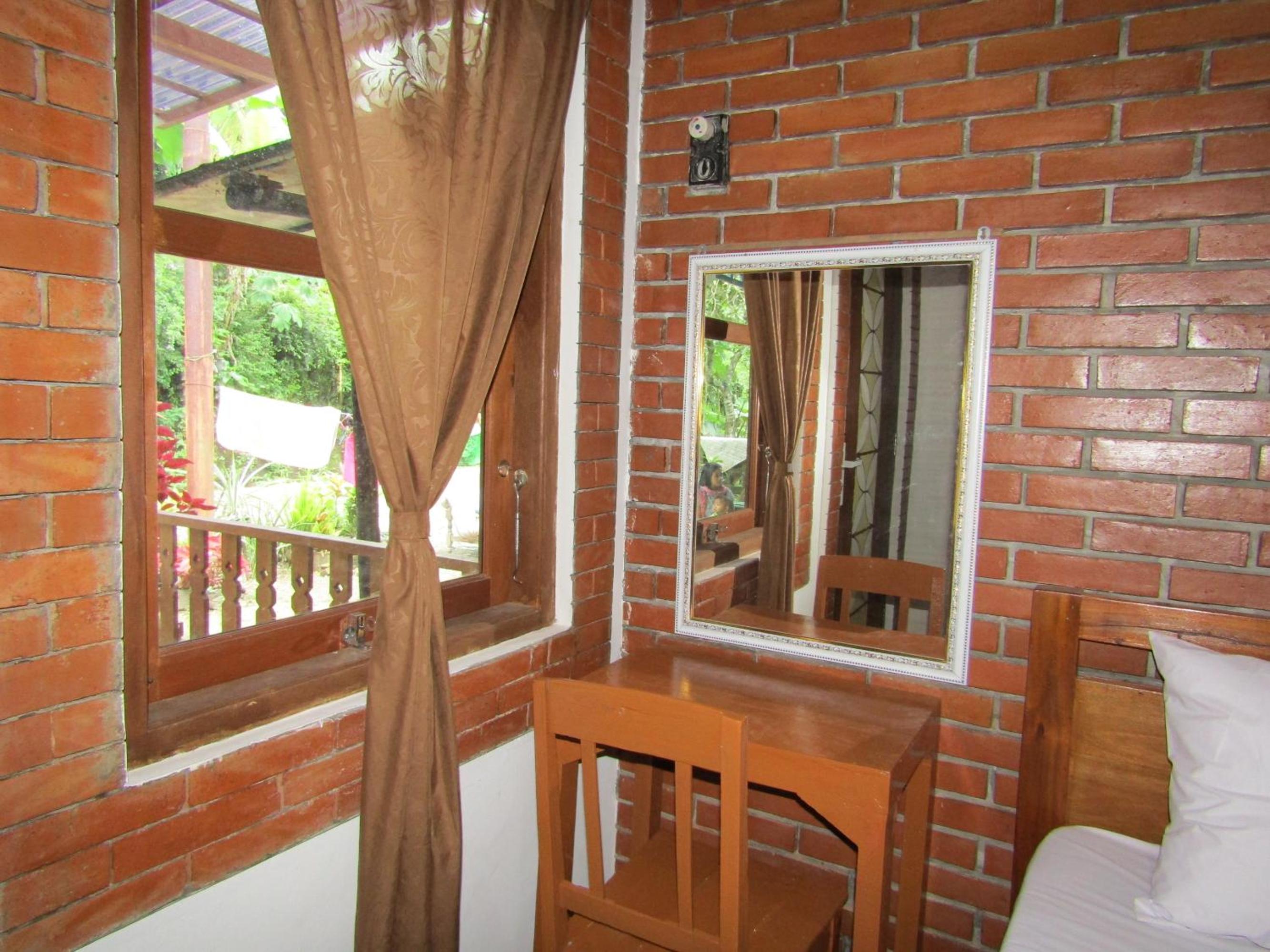 Standard Double Room with Fan - Photo 8