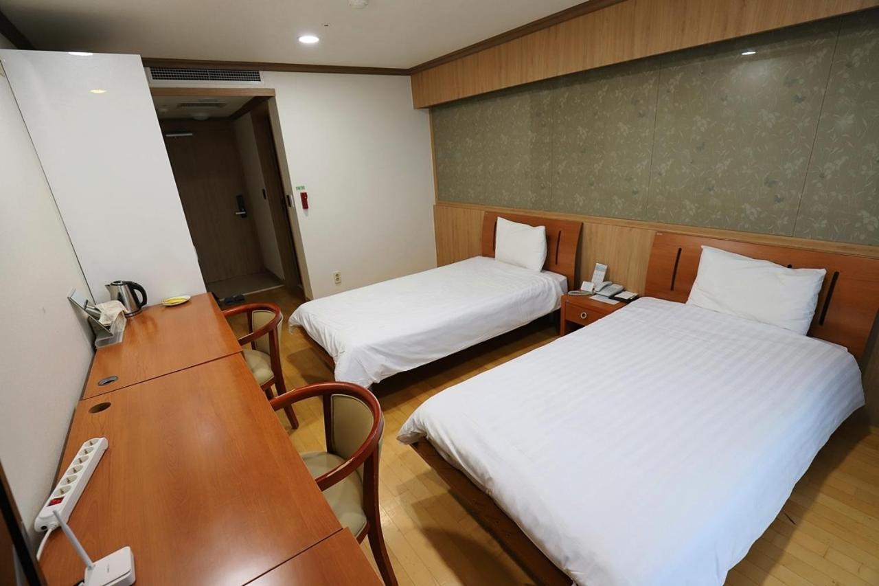 Deluxe Twin Room - Photo 1