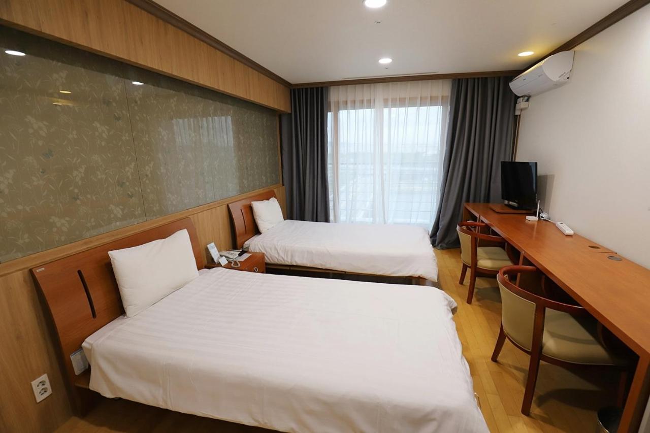 Deluxe Twin Room - Photo 3