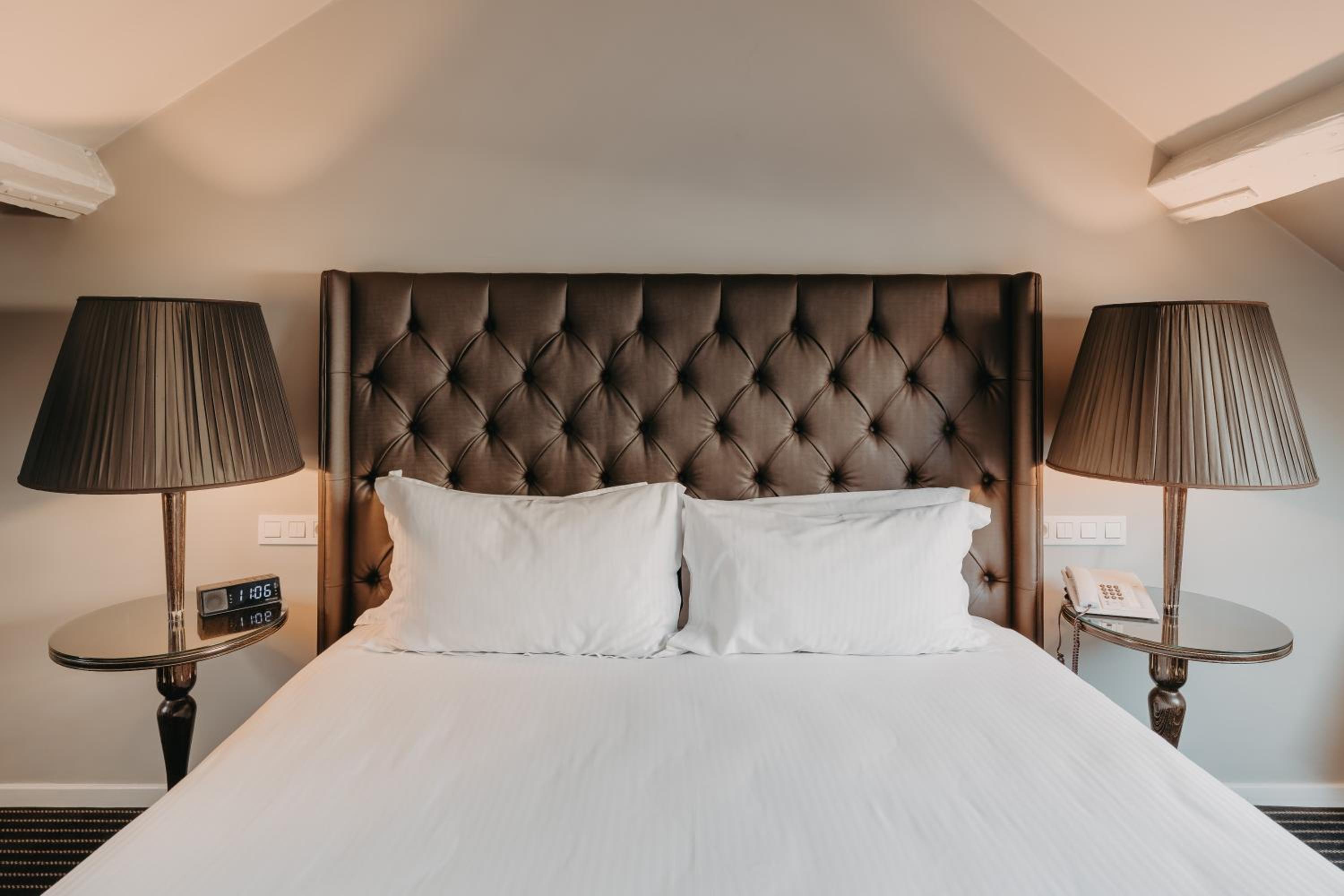 Deluxe Double or Twin Room - Photo 13