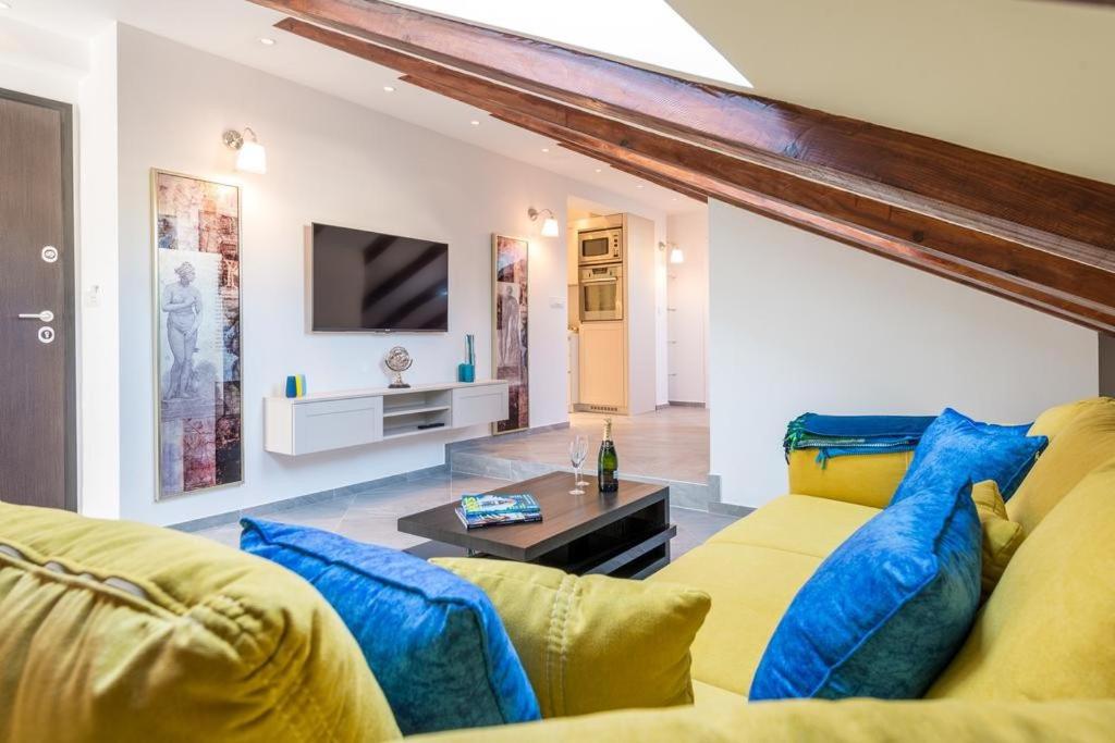 Premium One Bedroom Apartment with Balcony  photo 3