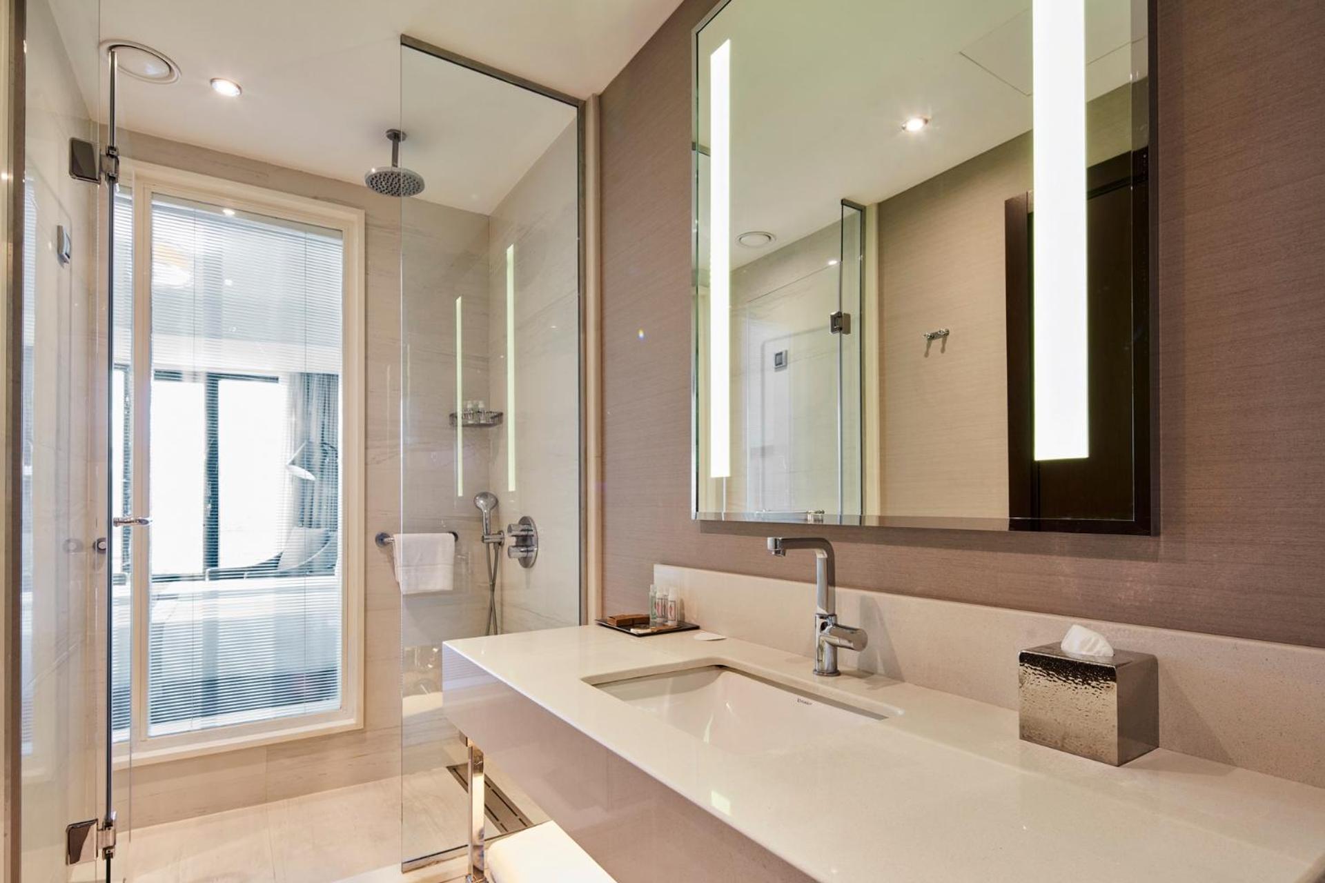 Deluxe Twin Room with Sea View photo 2