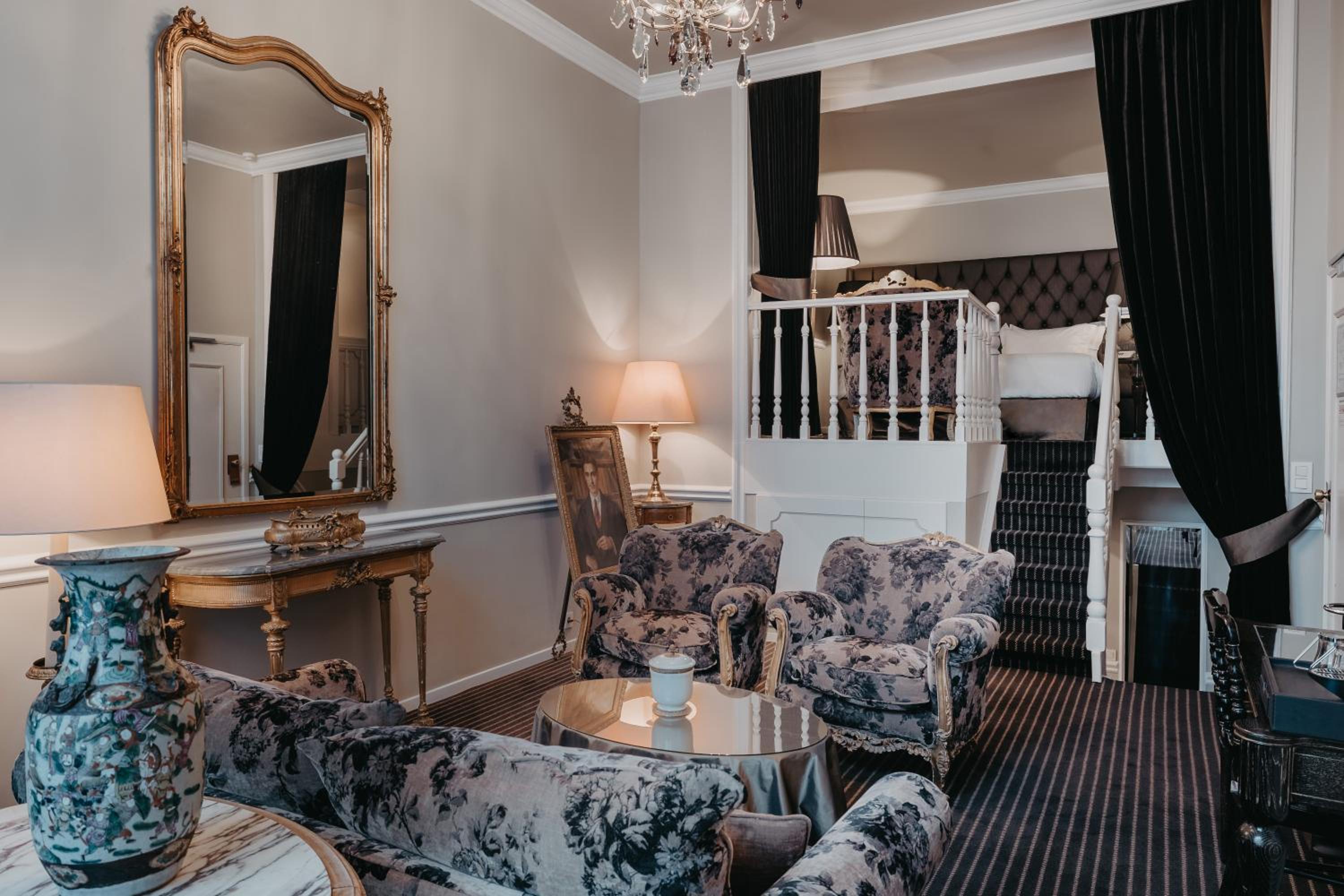 Suite - Photo 21