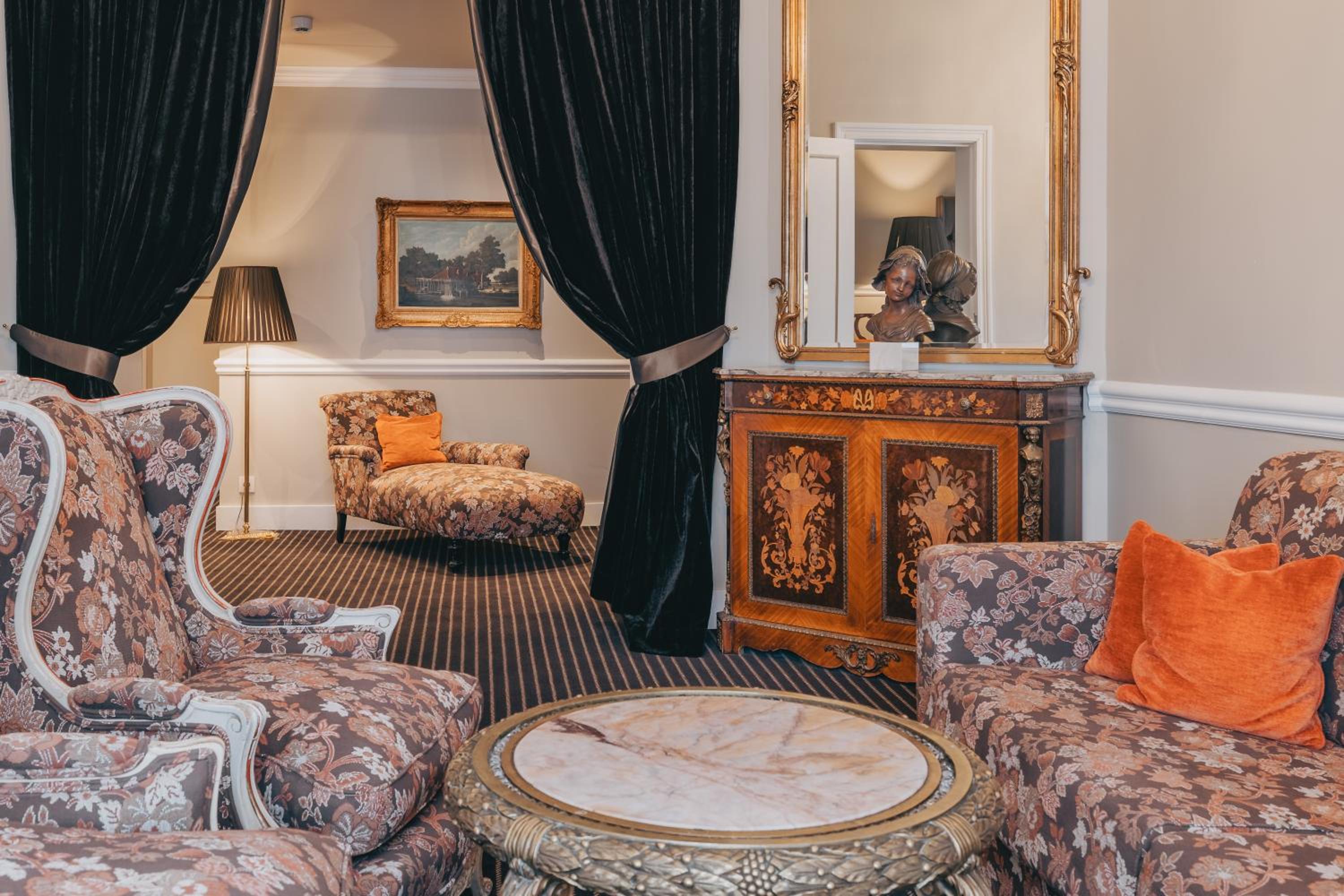 Suite - Photo 5