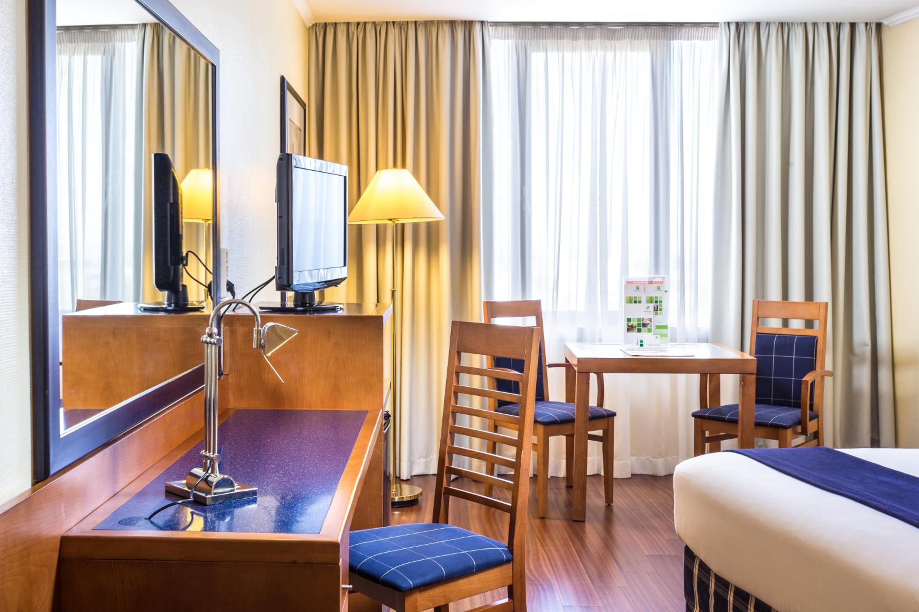 Standard Room - Photo 1