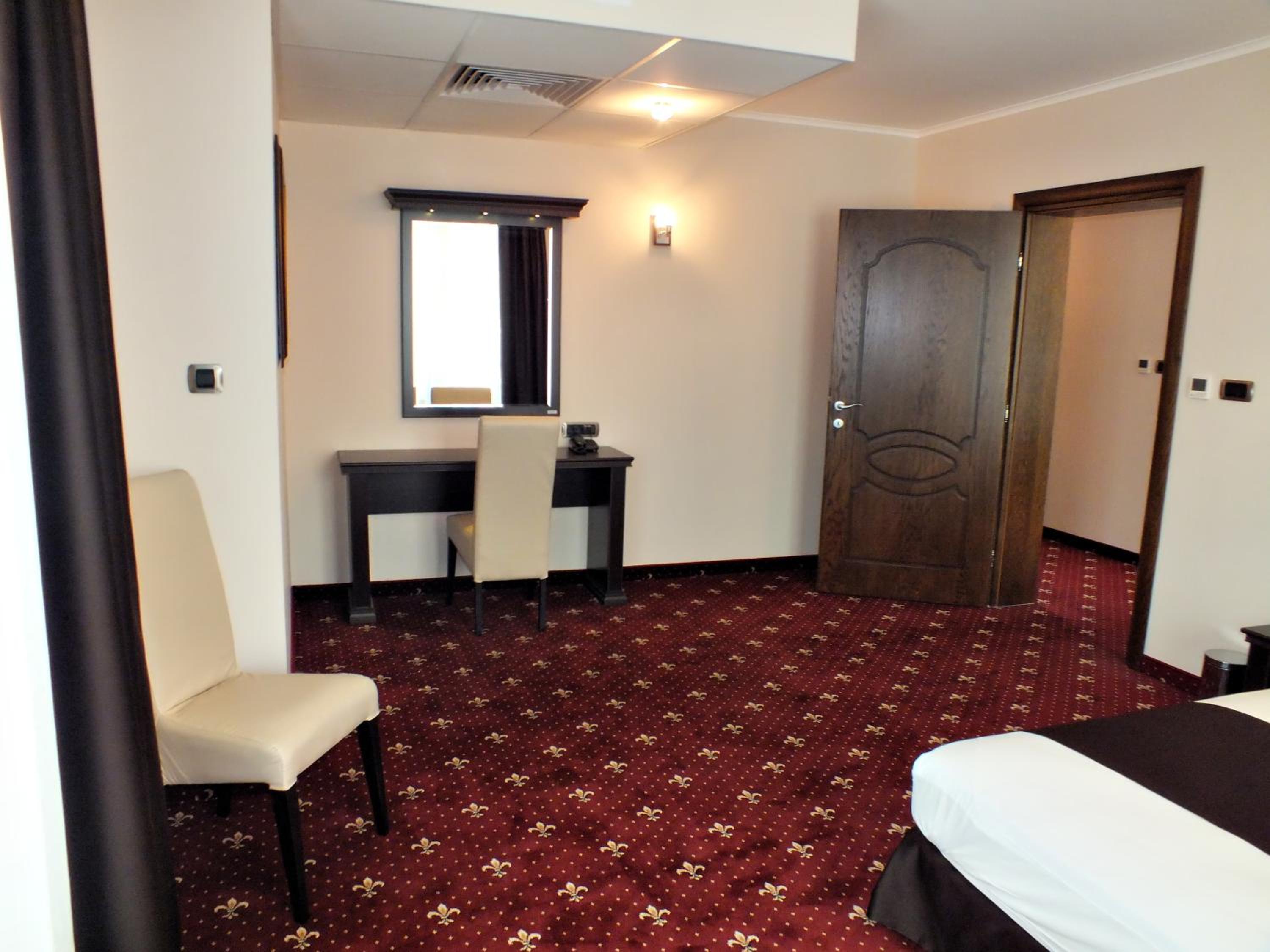 Suite with Mountain View - Photo 1