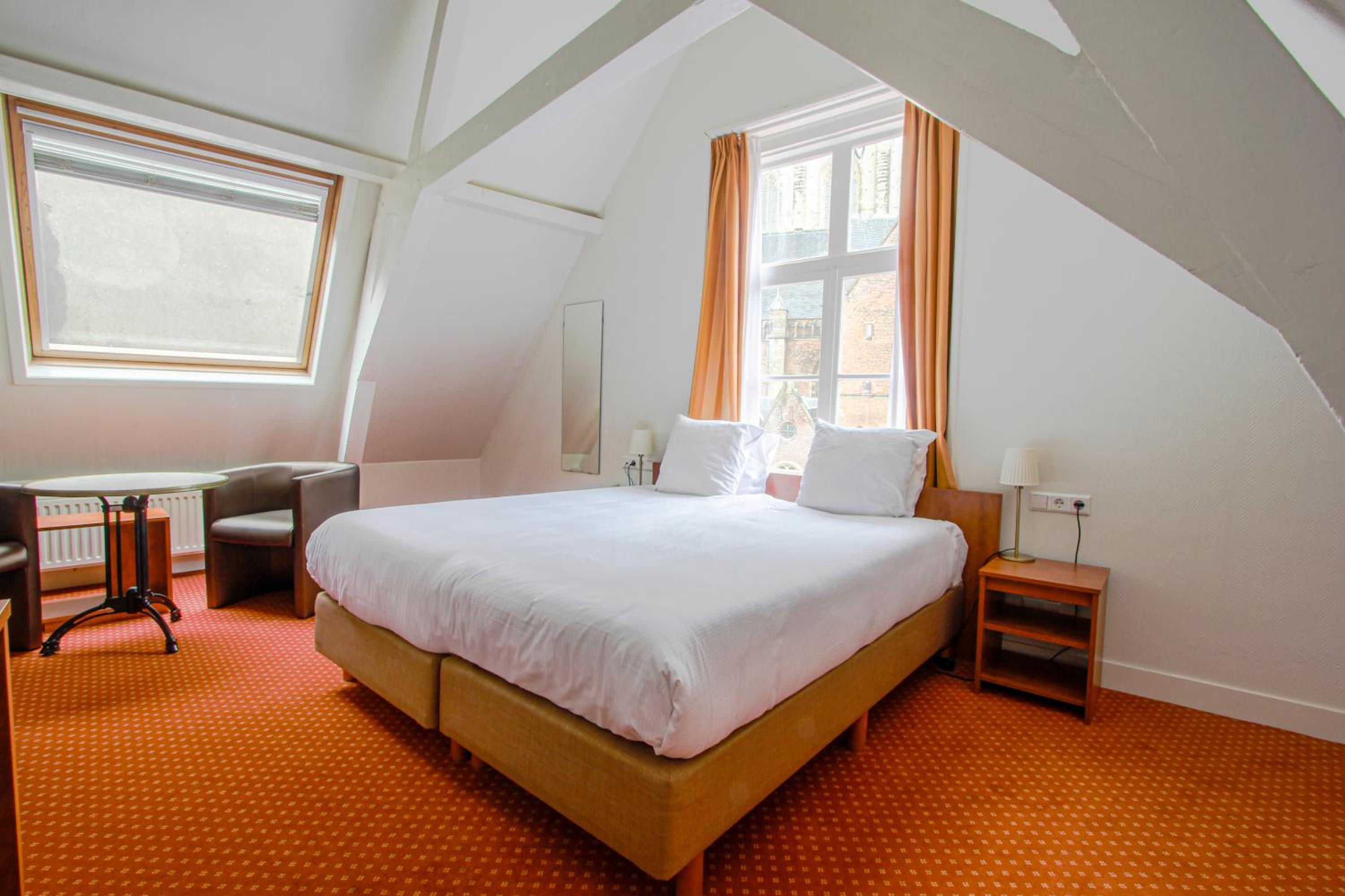 Classic Room with Church View  - Photo 2