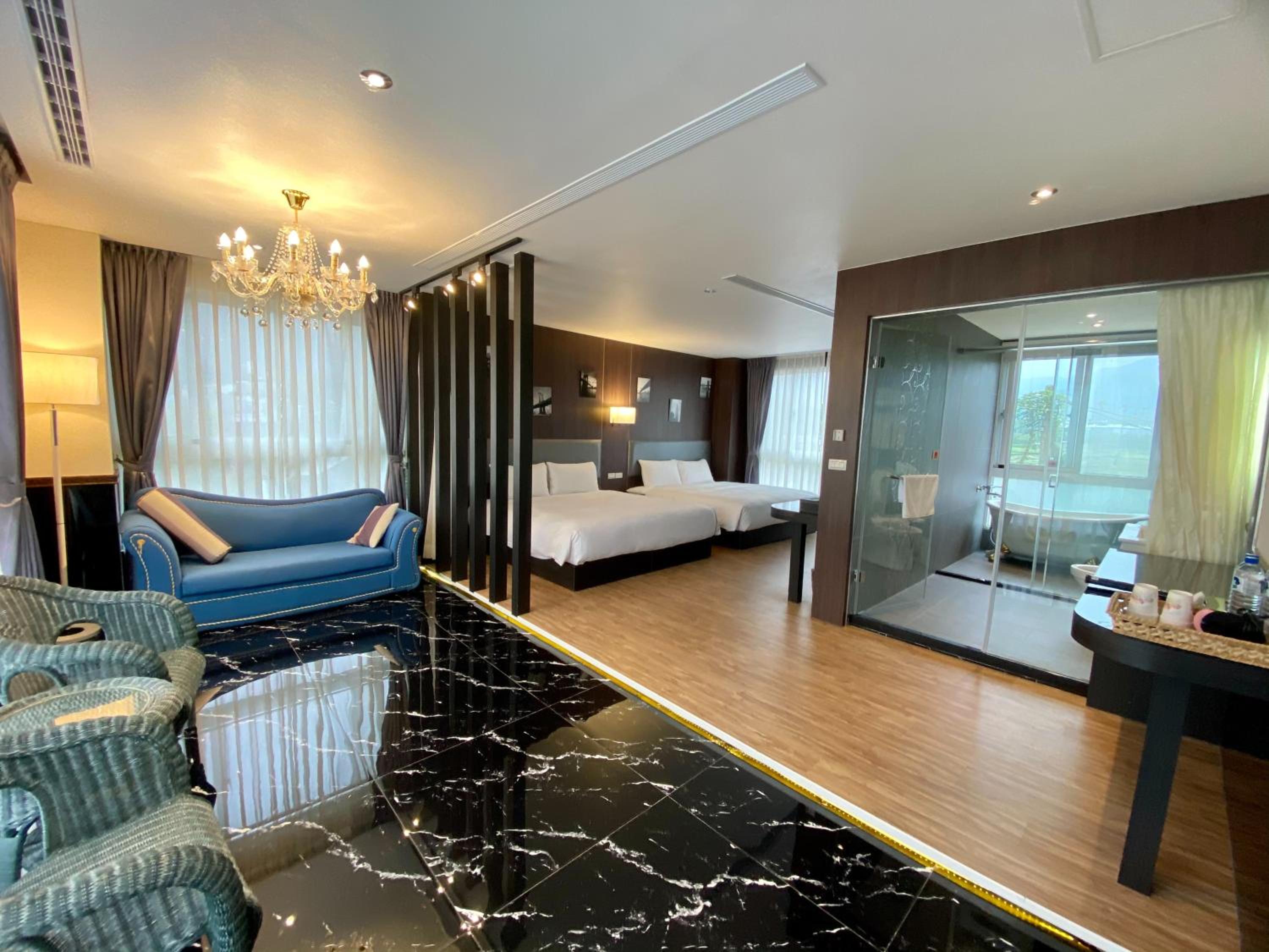Family Room photo 1