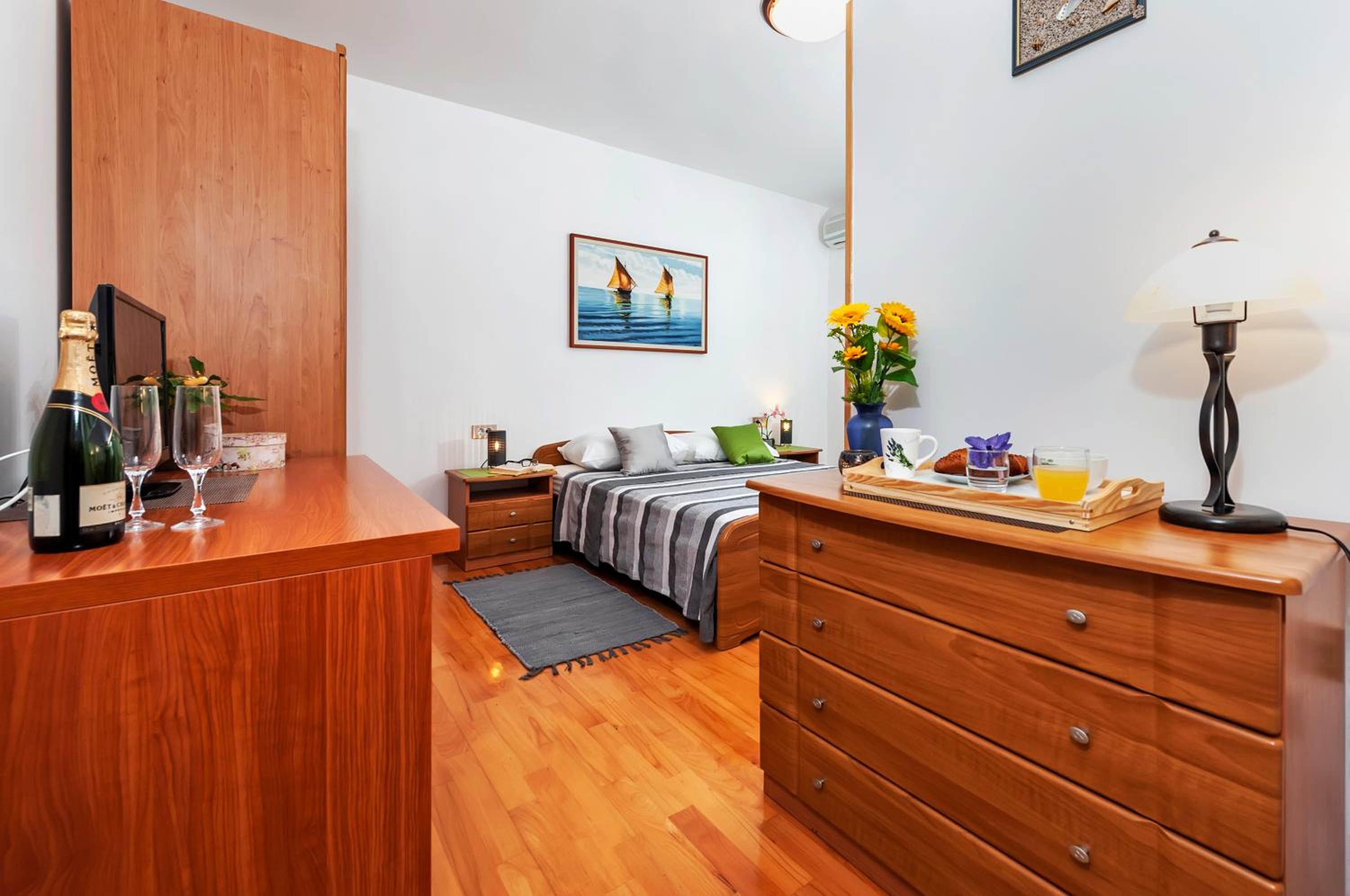Double Room with Private Bathroom photo 1