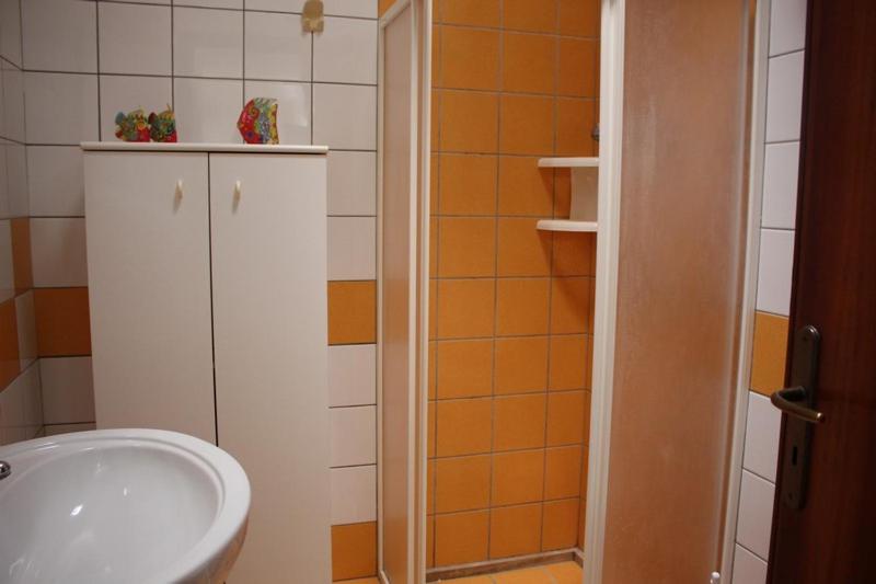 Three-Bedroom House - Photo 11