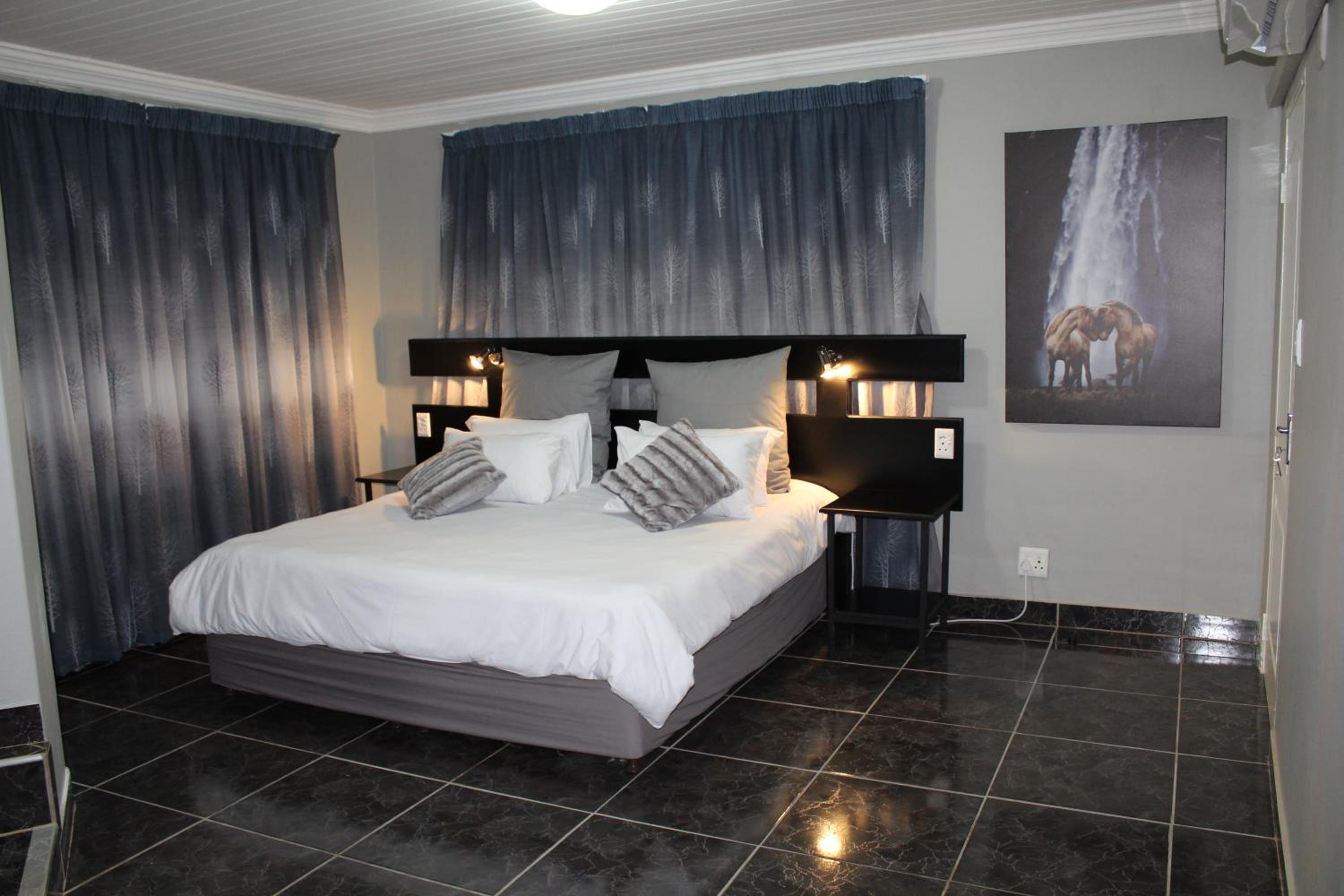 Three-Bedroom Chalet photo 2