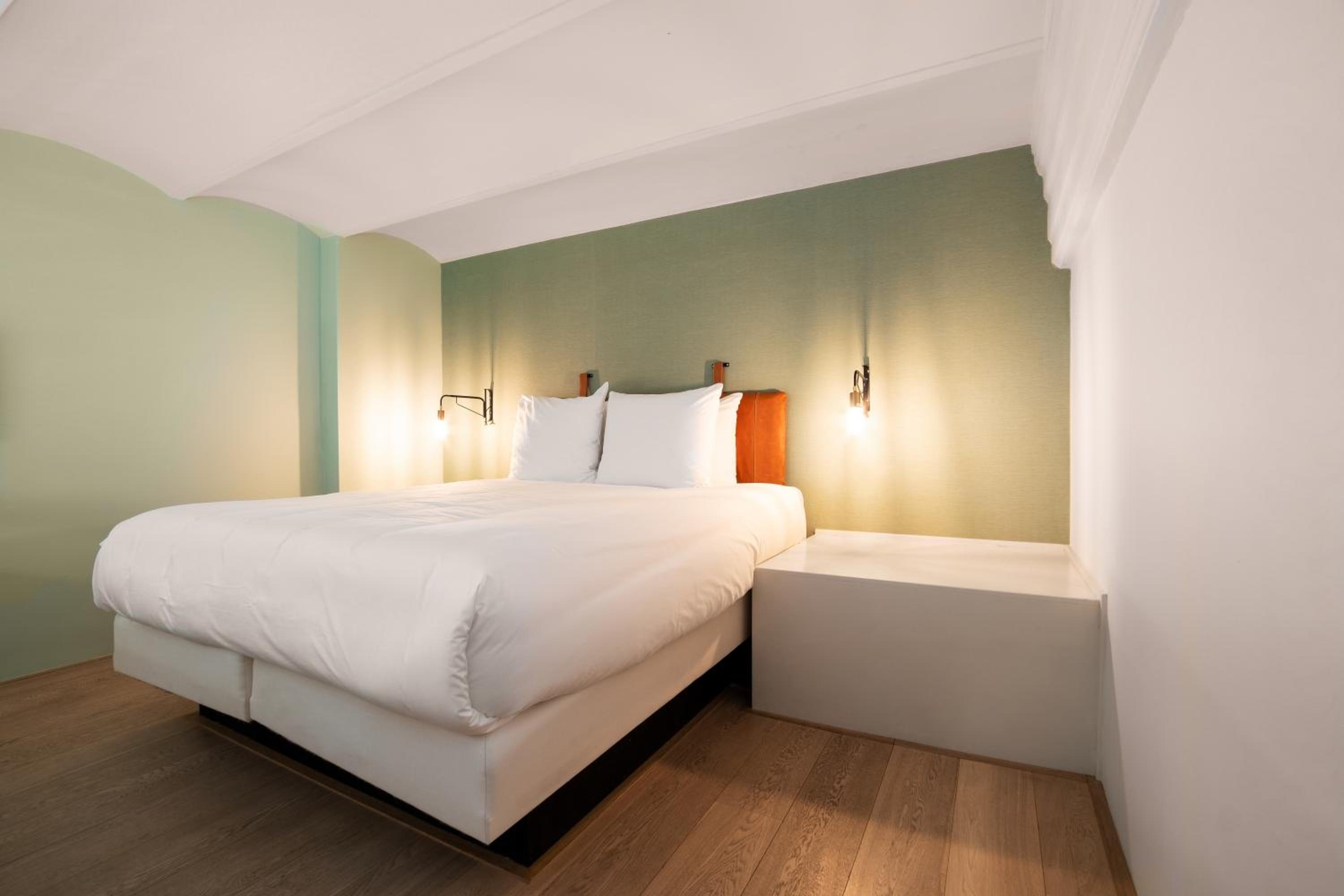 Classic Double or Twin Room thumbnail 5