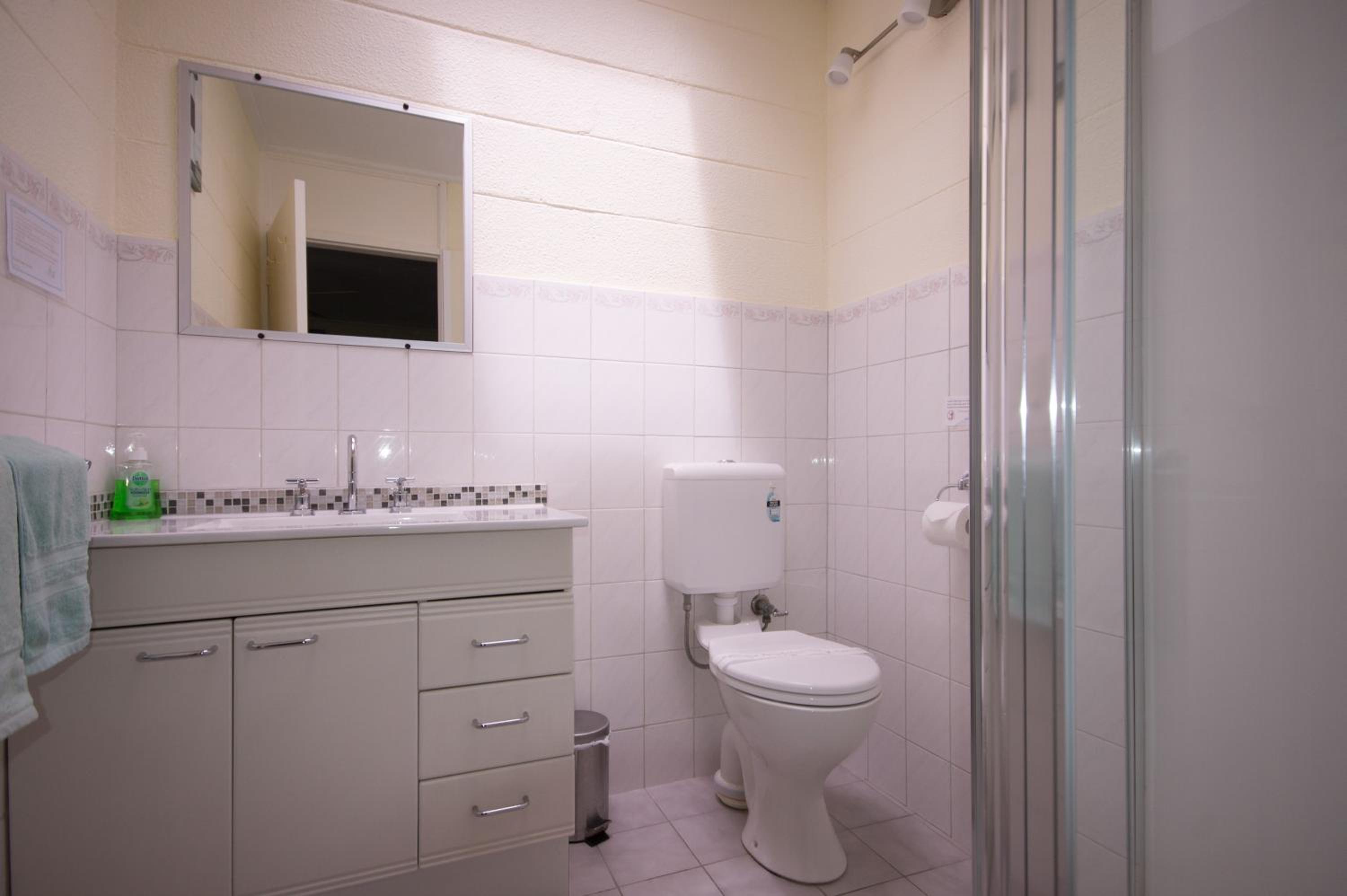 Two-Bedroom Apartment (4 Adults) photo 2
