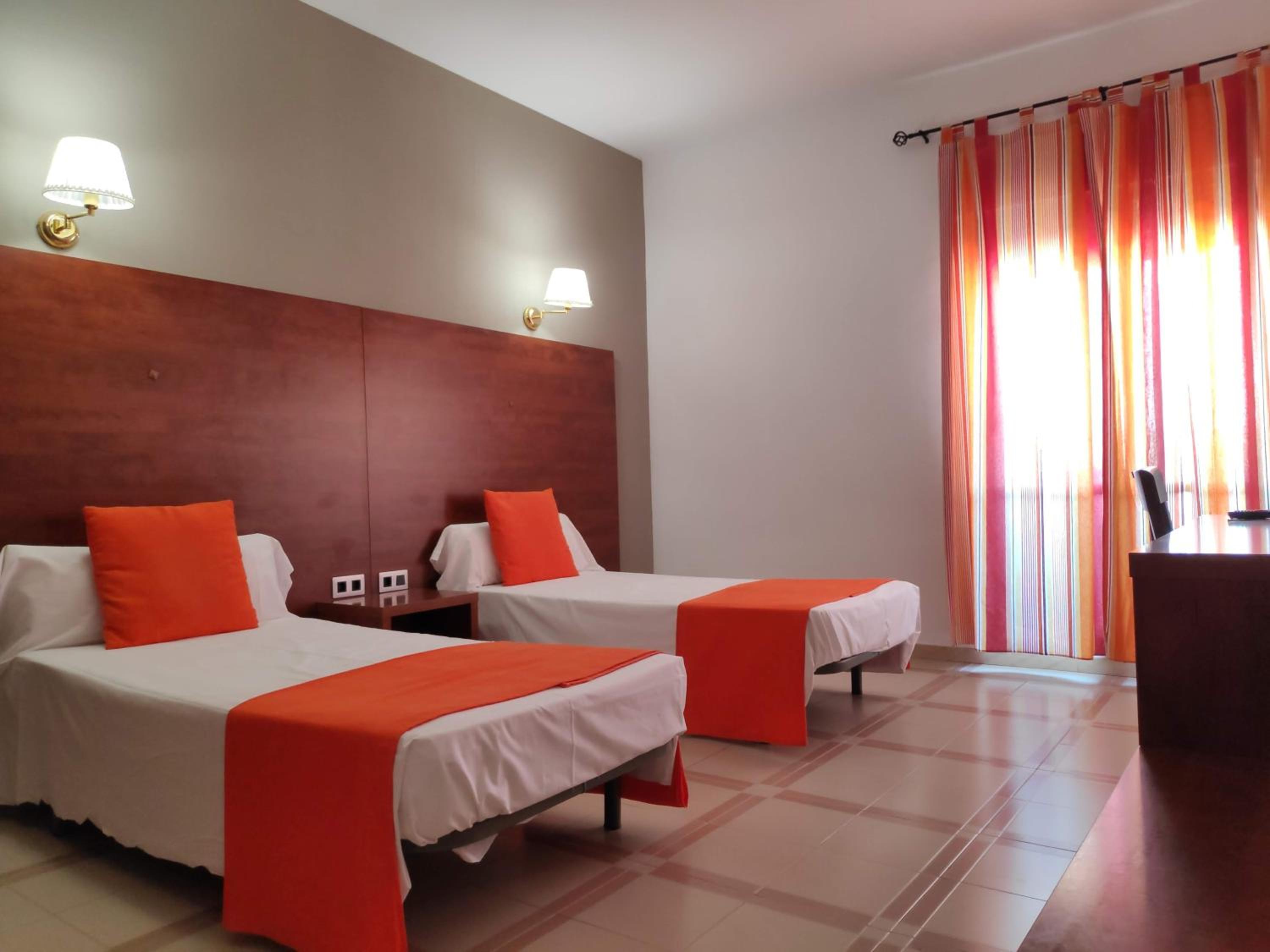 Double or Twin Room photo 3