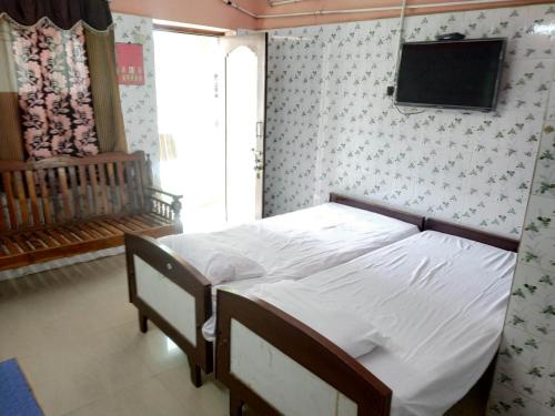 Budget Double Room - Photo 1