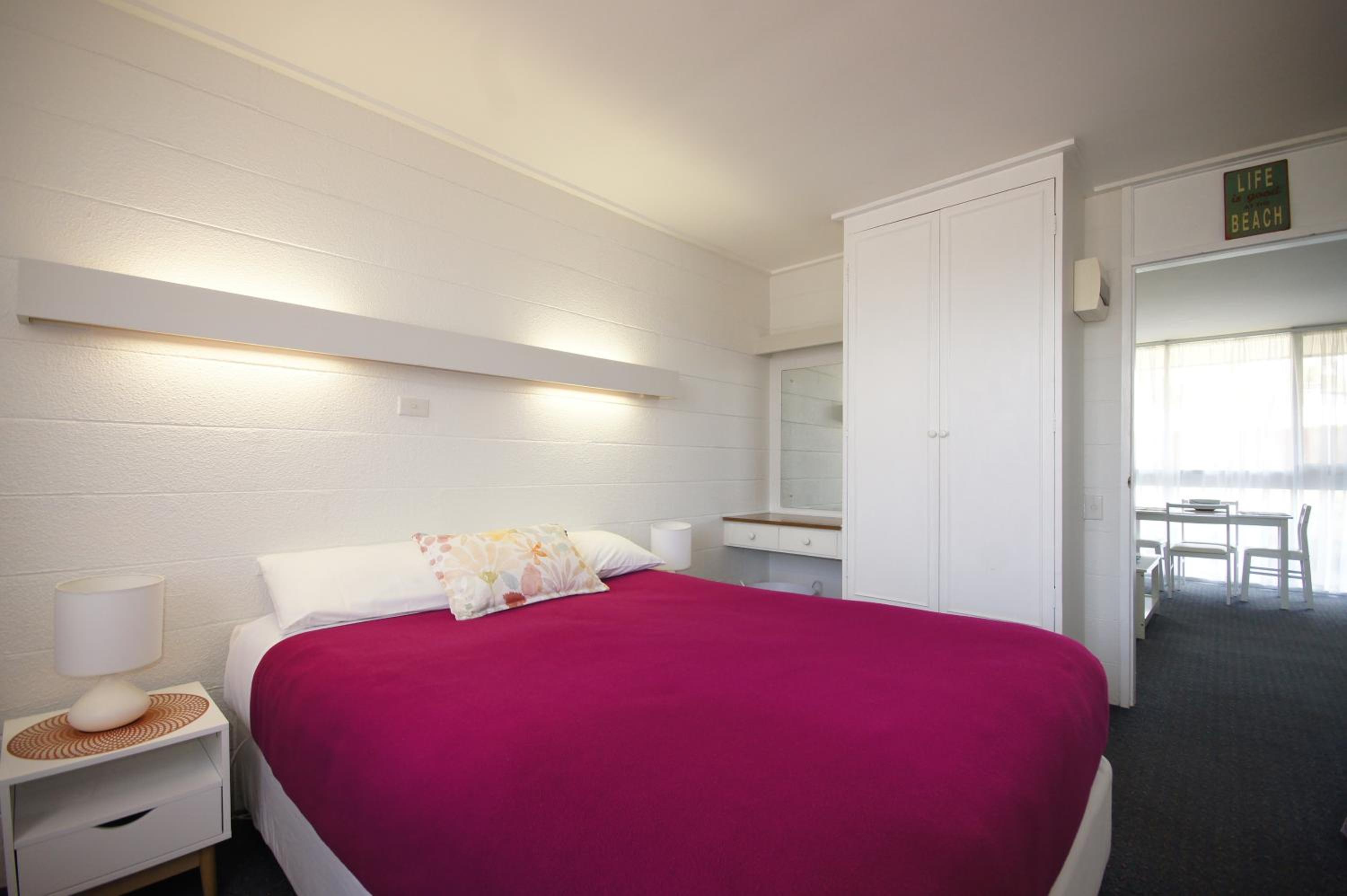 One-Bedroom Apartment (3 Adults) photo 3