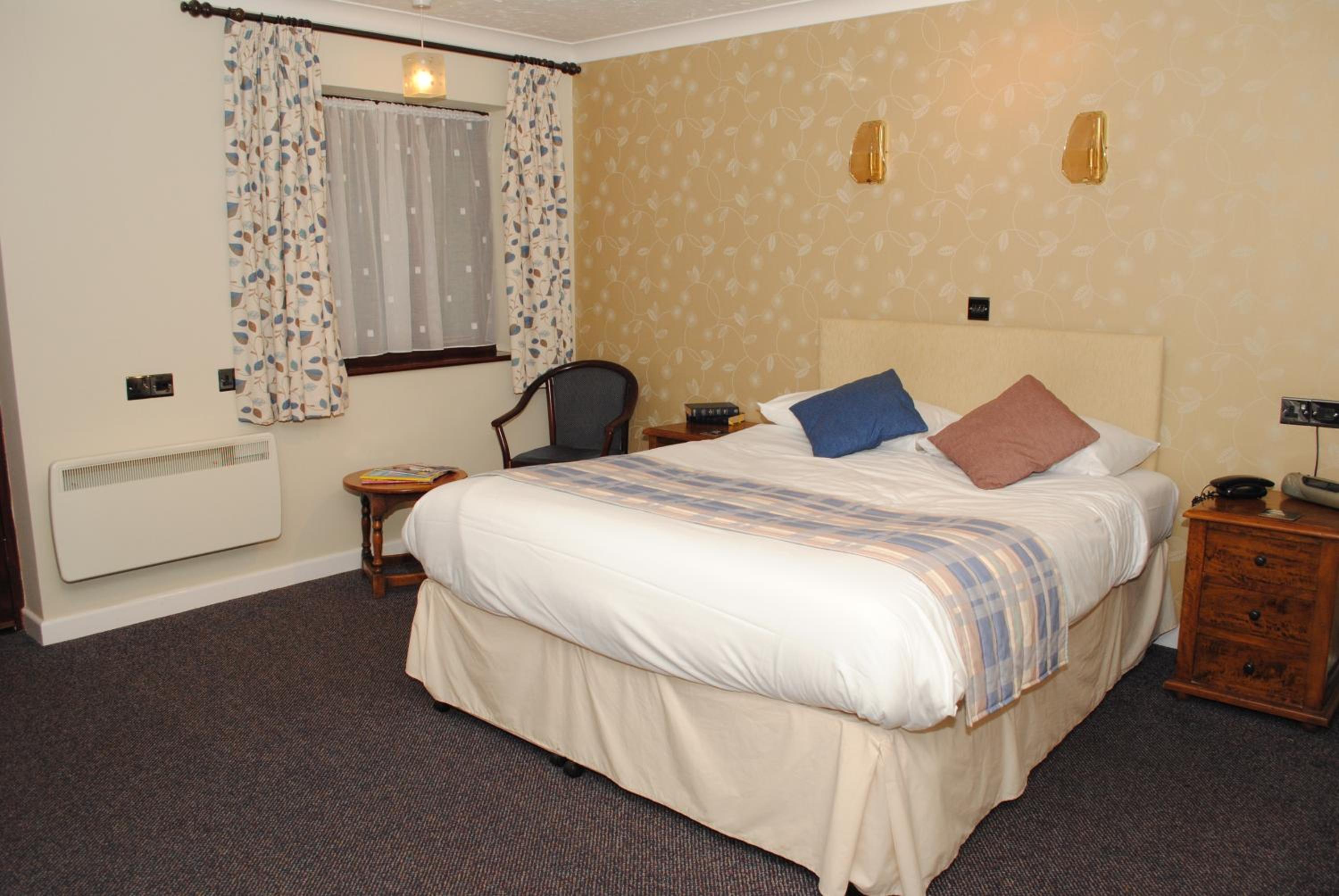 Executive Suite - Photo 3