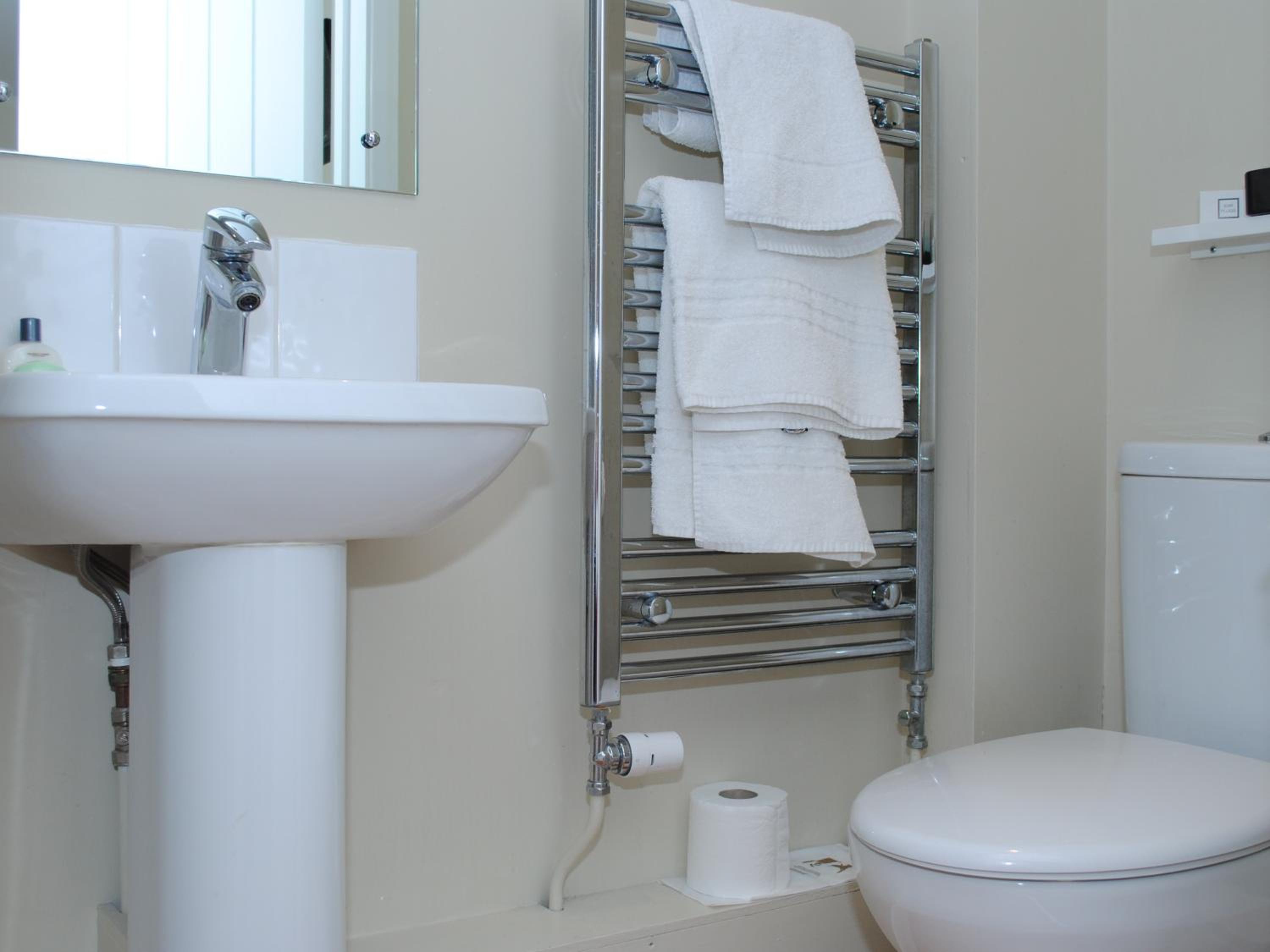 Small Double Room - Photo 6