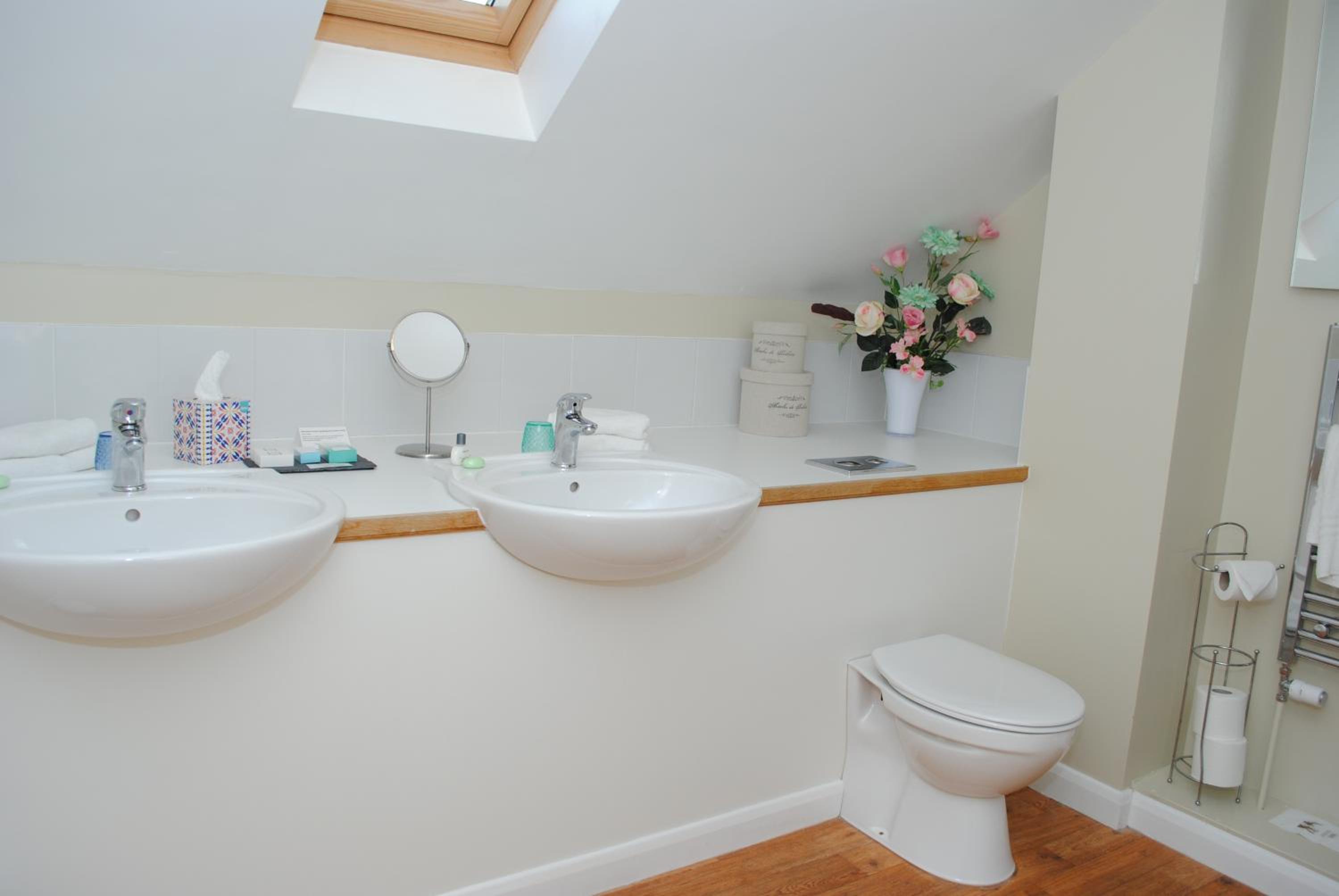 Deluxe Suite - Photo 8