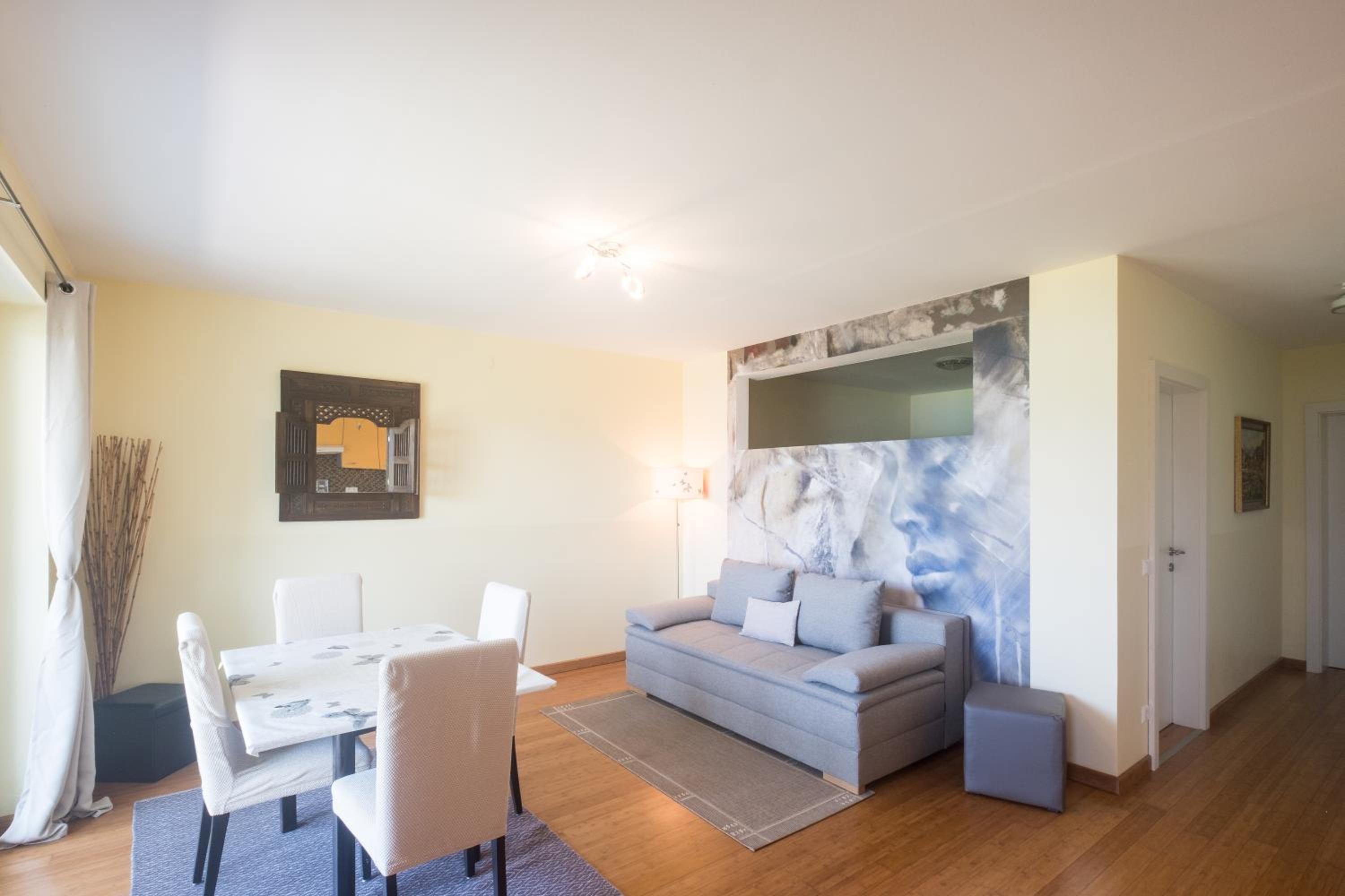 Apartment With Terrace And Lake View 2