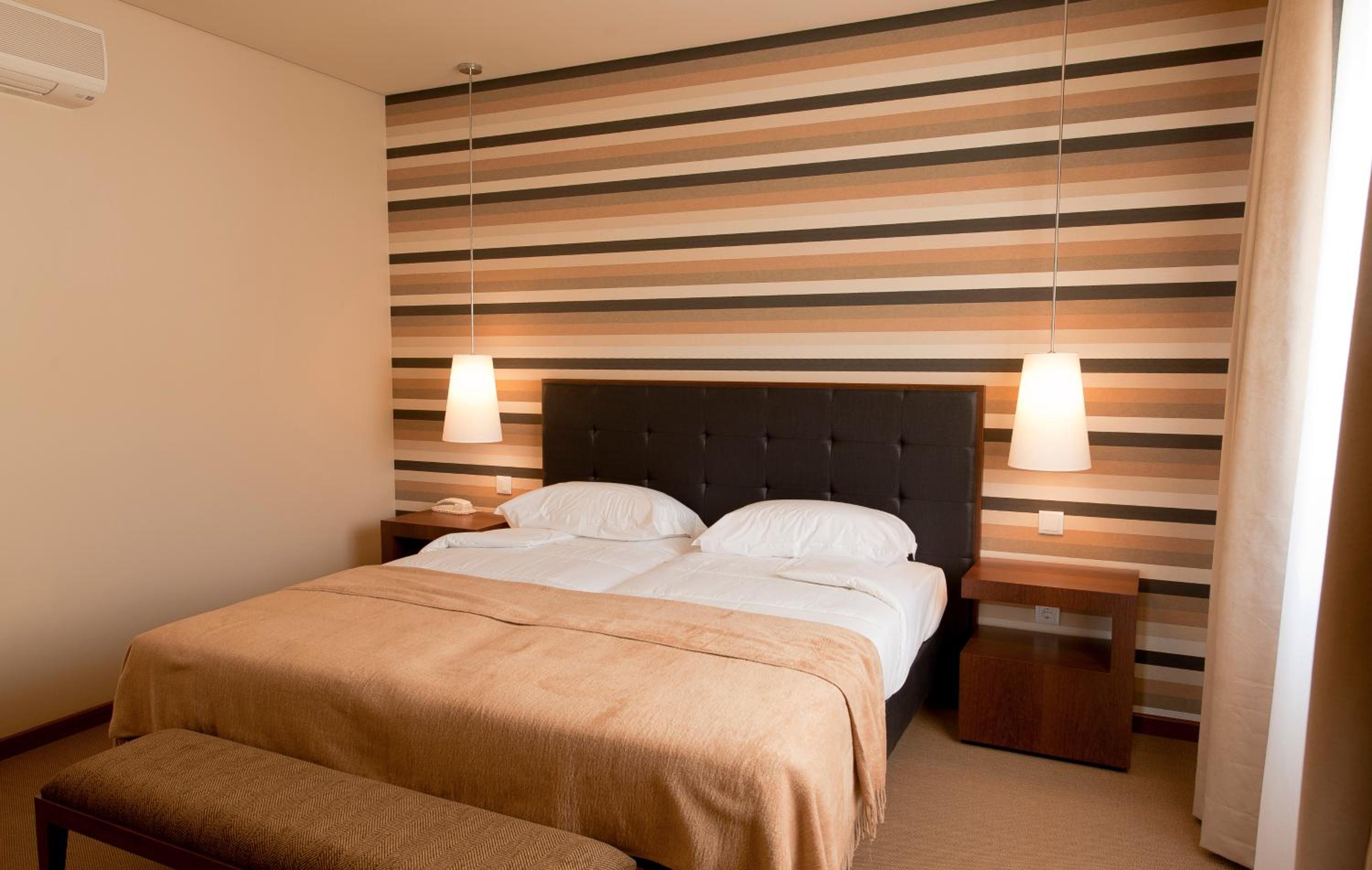 Standard Double or Twin Room - Photo 2