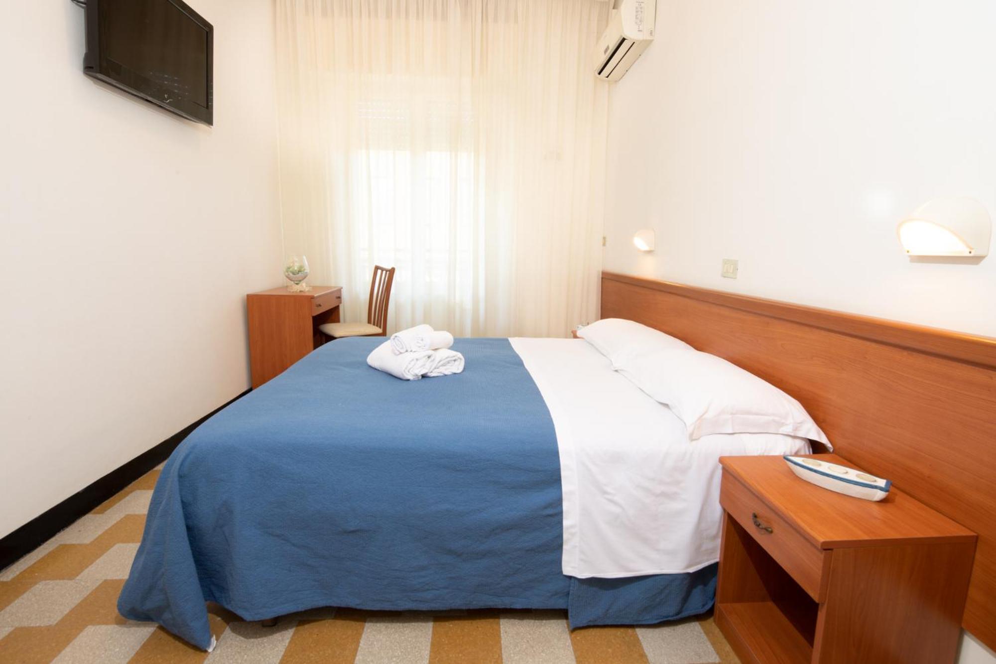 Double or Twin Room photo 1