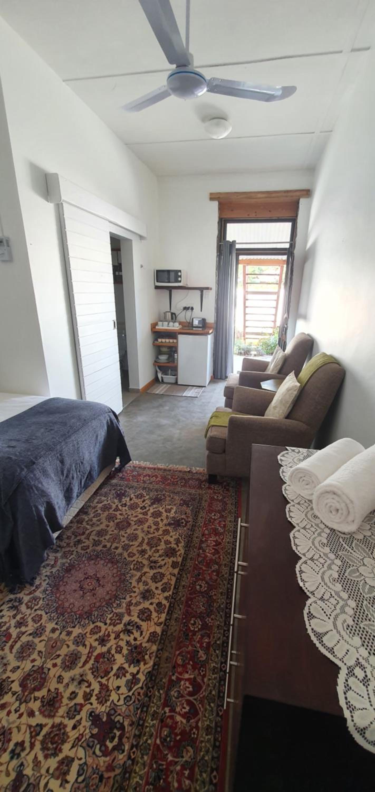 Twin Room with Private Bathroom - Photo 2
