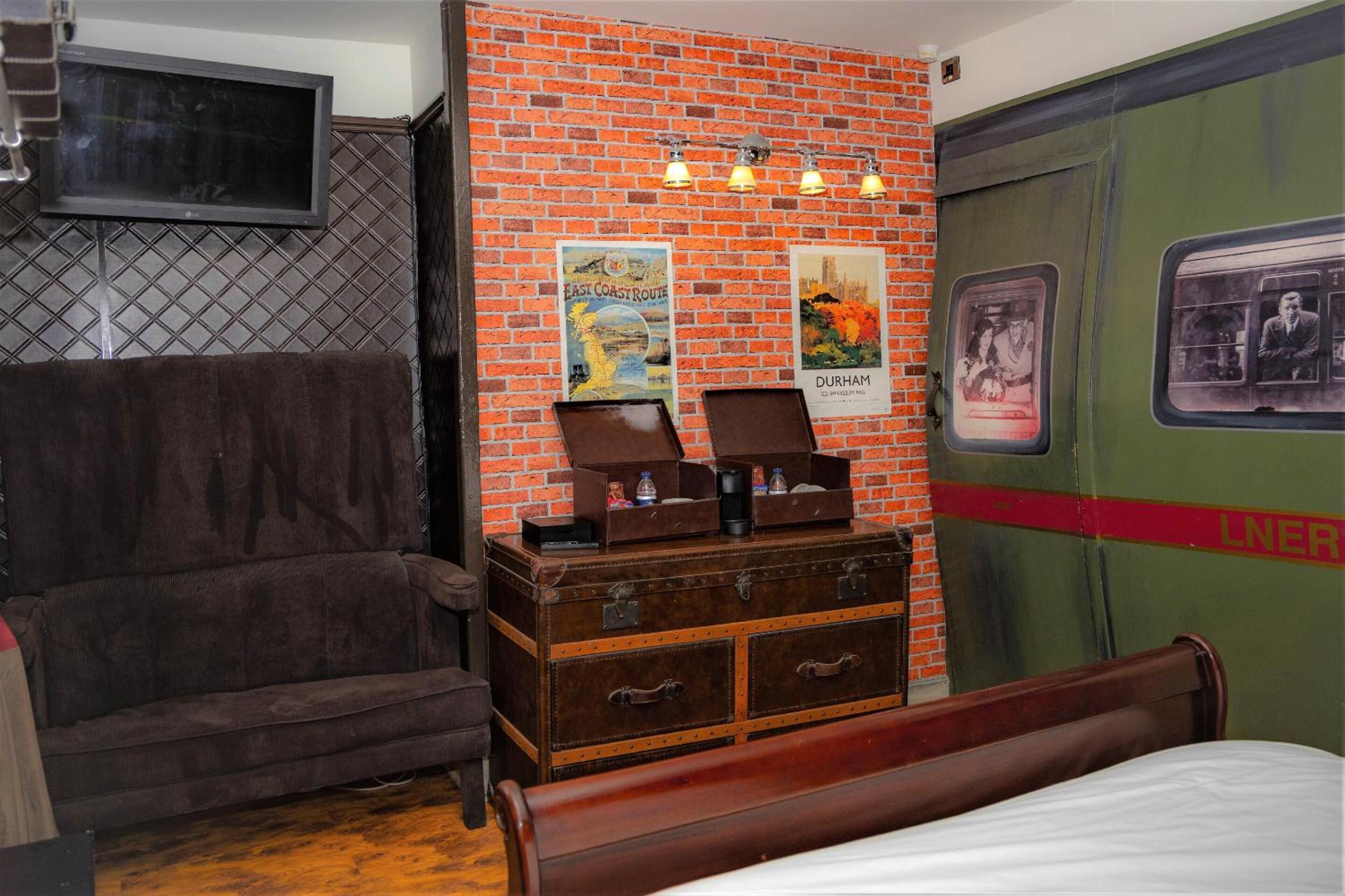 Edwardian Express photo 2
