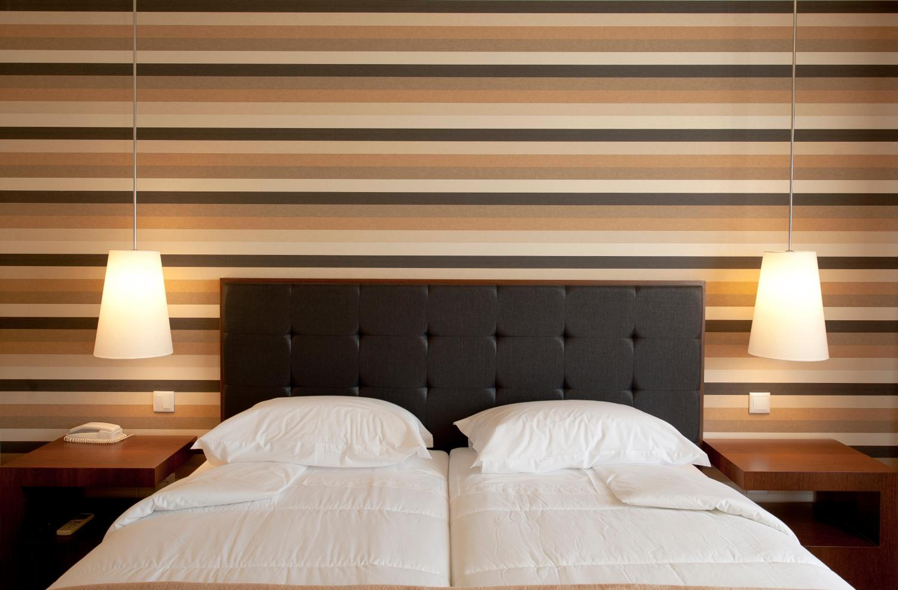 Standard Double or Twin Room - Photo 4