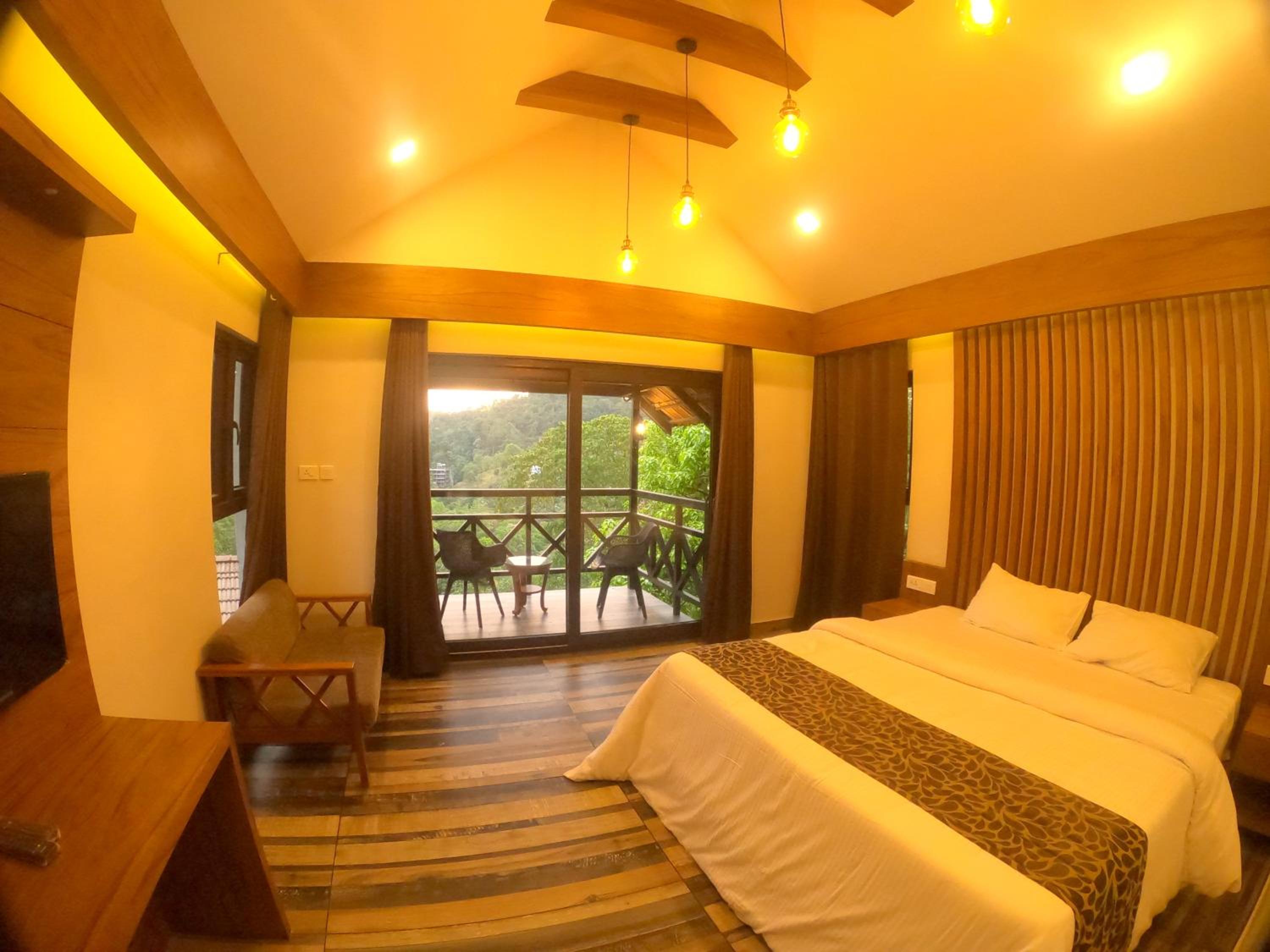 Junior Suite with Balcony - Photo 17