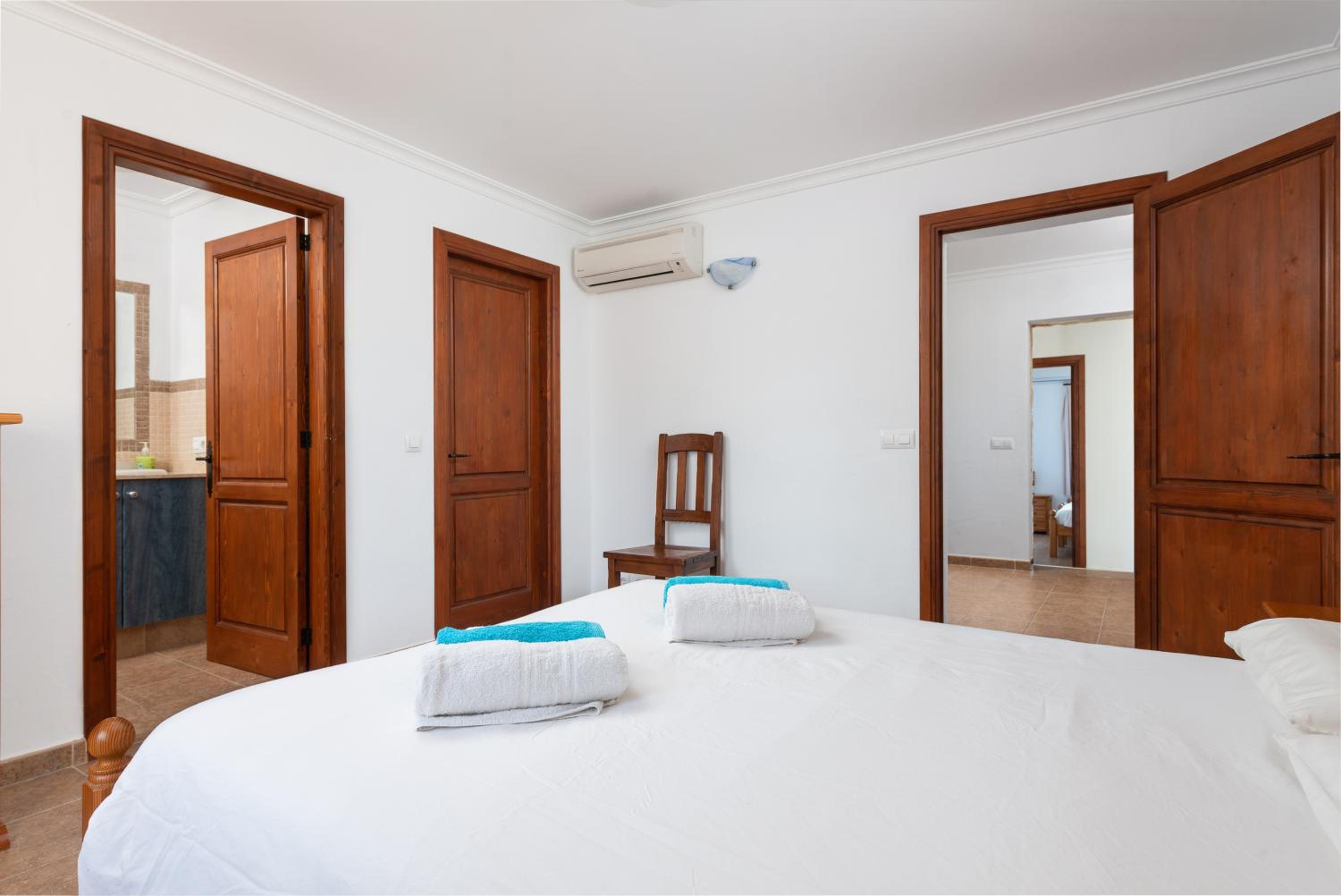 Villa de Tres Habitaciones