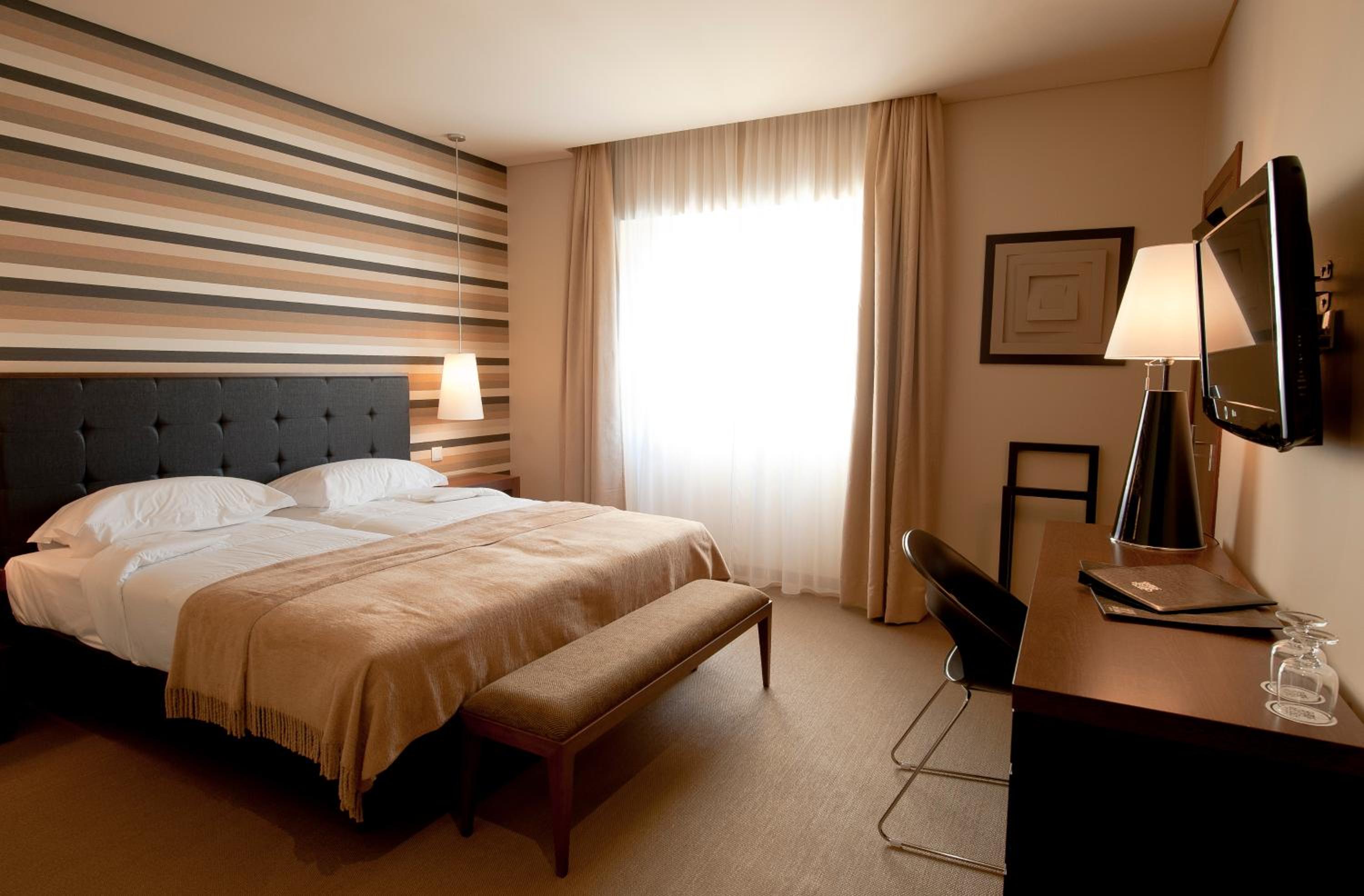 Standard Double or Twin Room - Photo 1