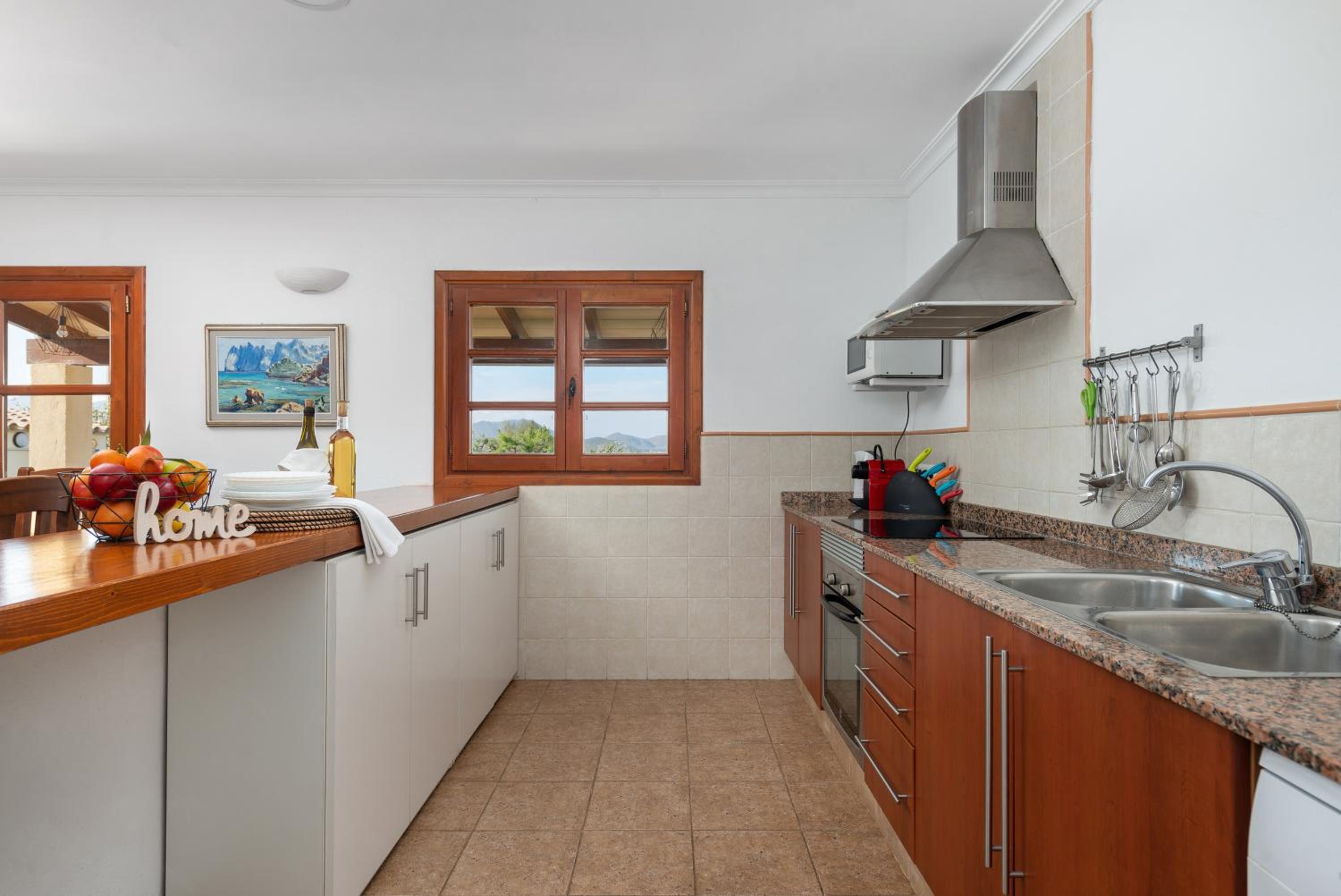 Three-Bedroom Villa photo 2