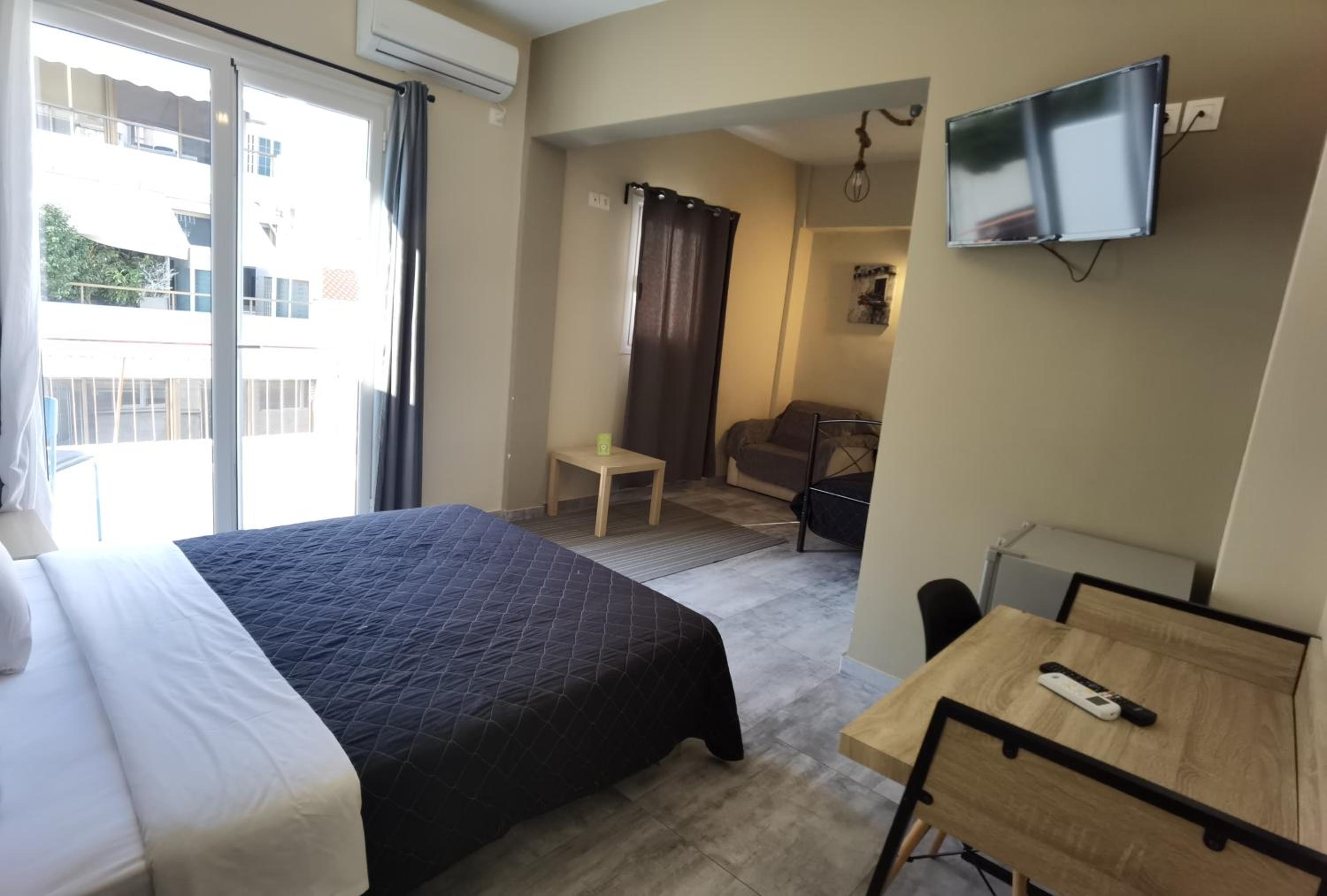 Superior Double Room with Private Bathroom - Photo 4