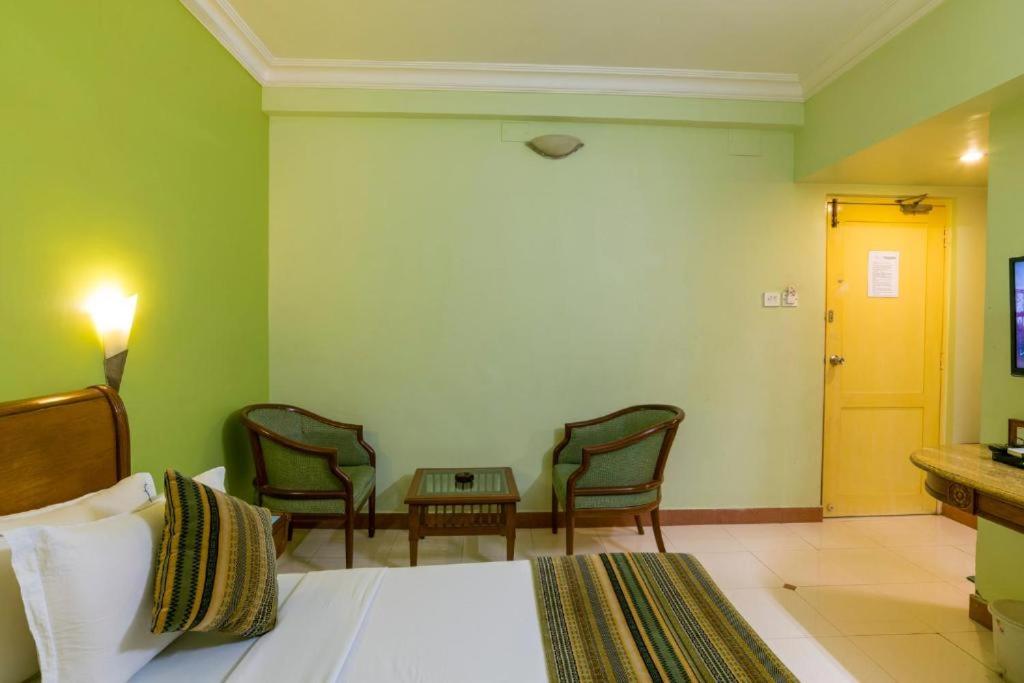 Deluxe Double or Twin Room - Photo 3