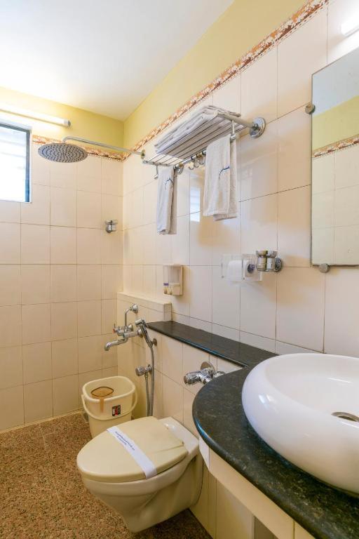 Deluxe Double or Twin Room - Photo 8