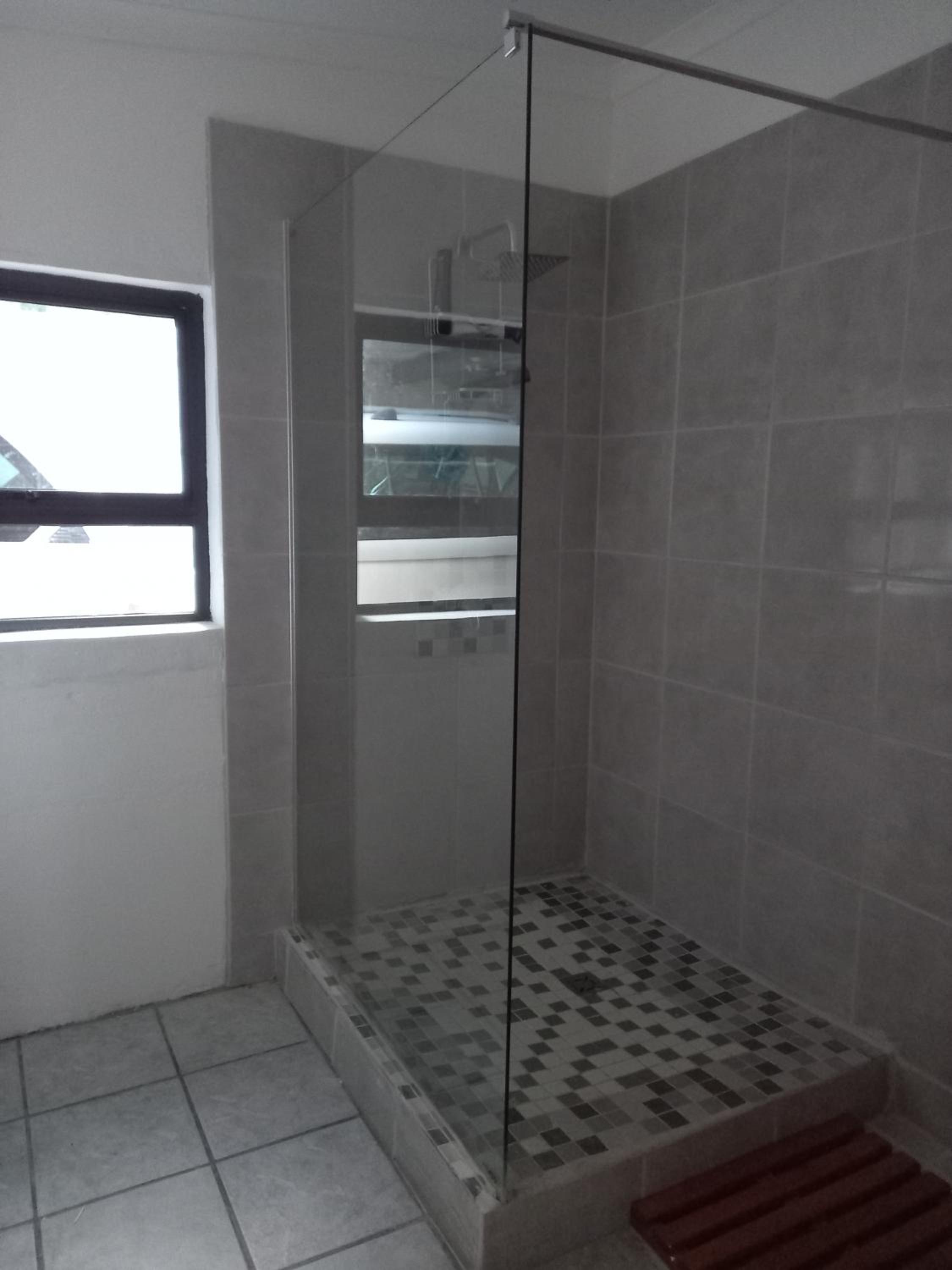 Two-Bedroom House - Photo 28