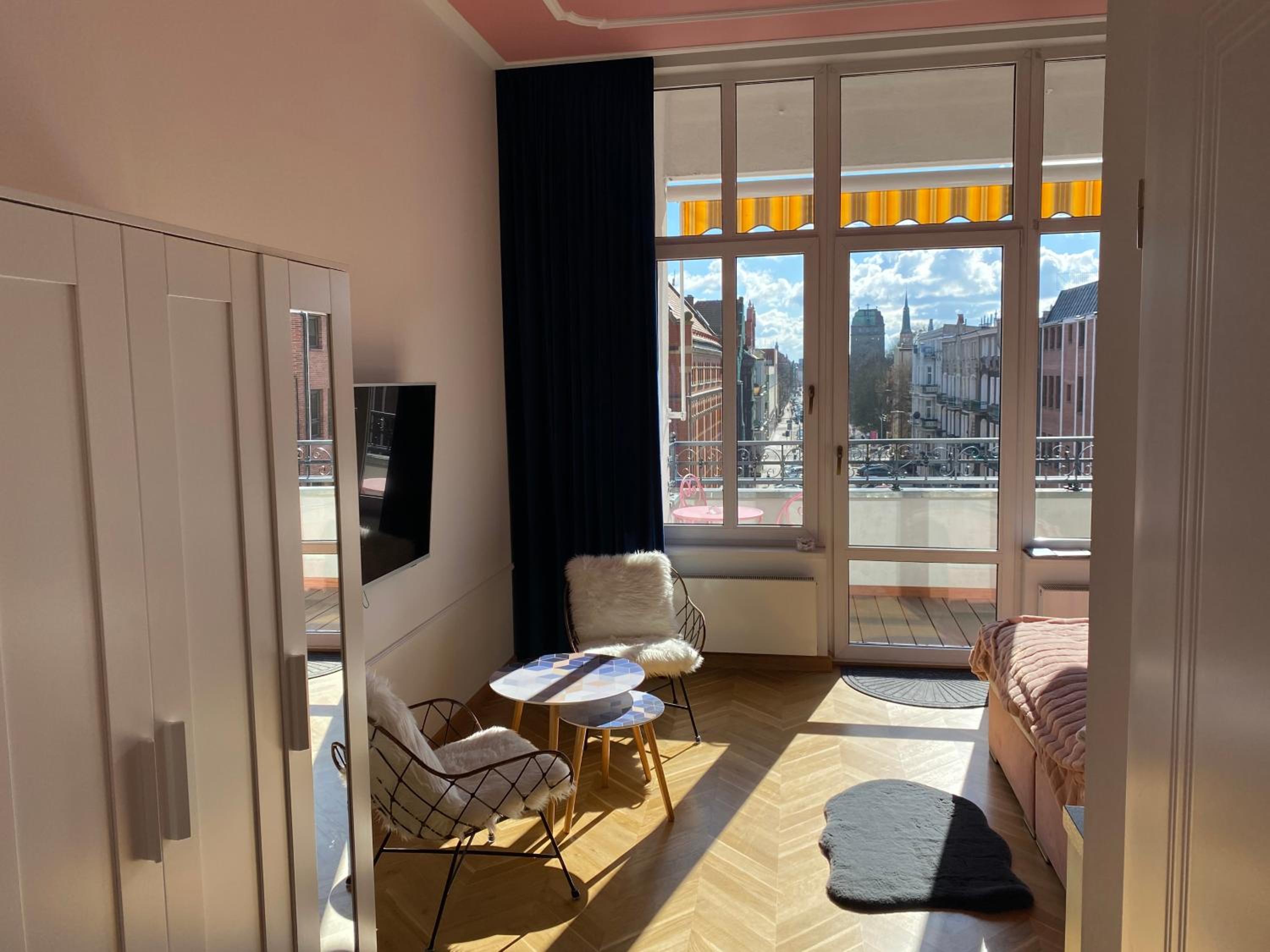 Deluxe Double Room with Balcony photo 3