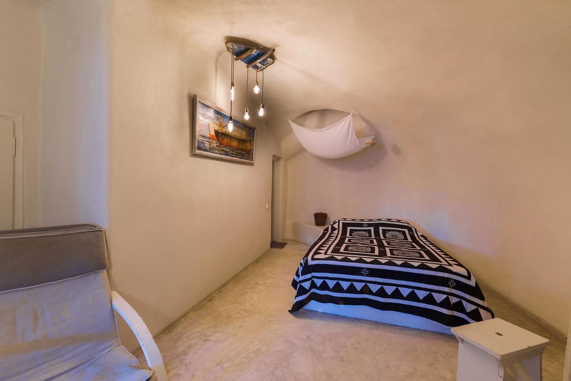 Deluxe Double Room (2 Adults + 1 Child) photo 2