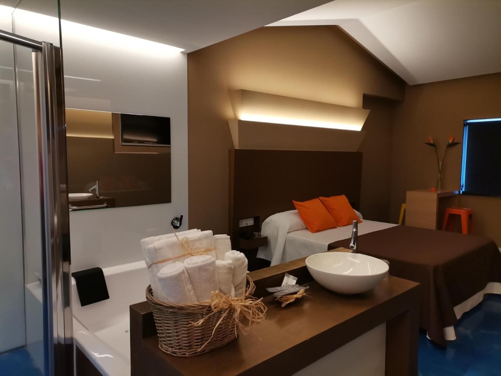Suite - Photo 12