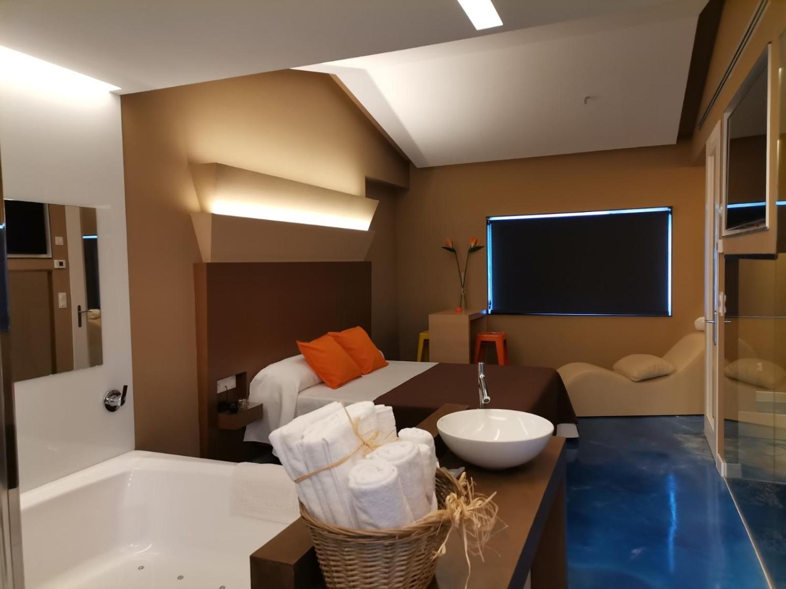 Suite - Photo 9